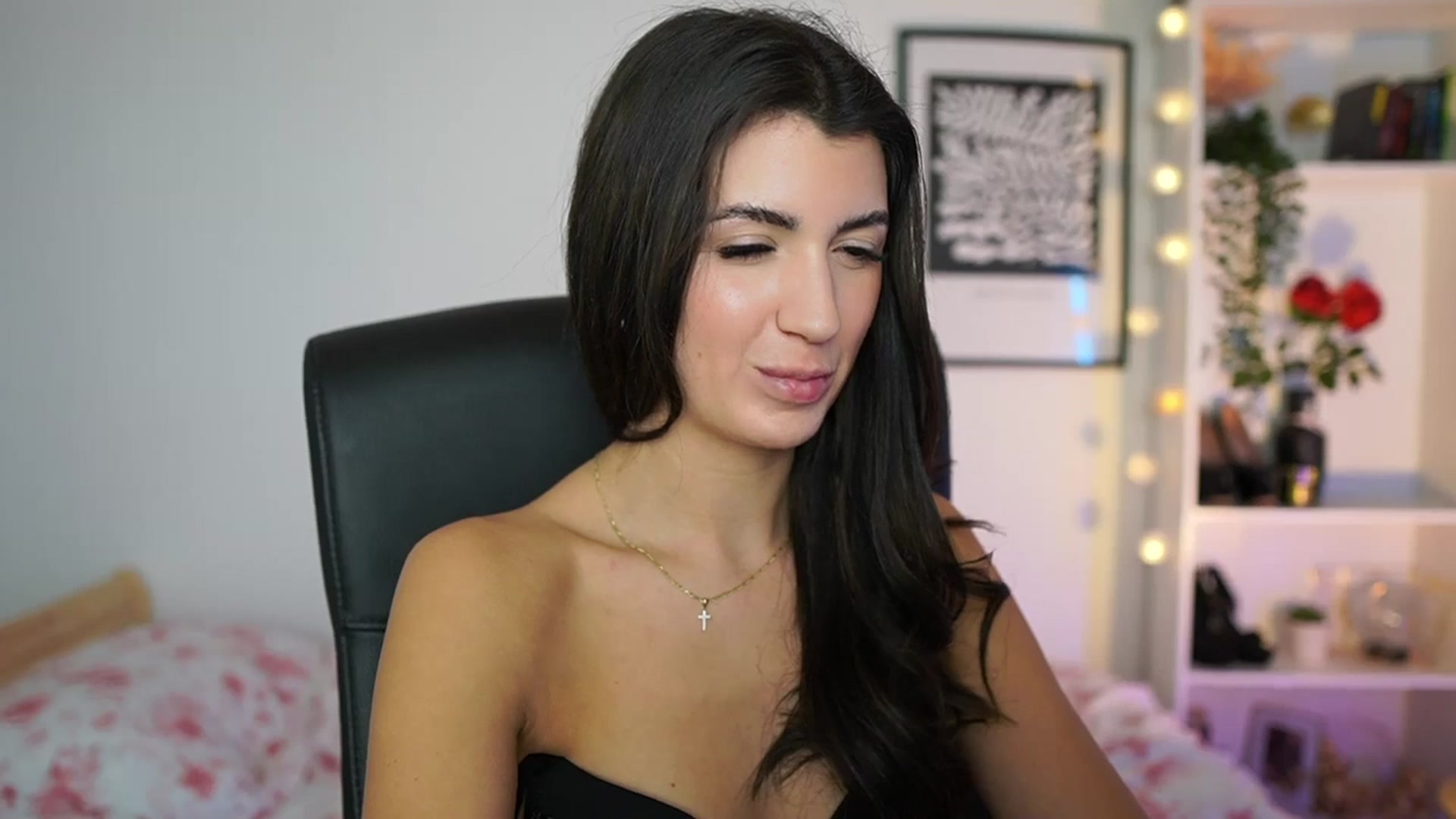 Gallery image thumbnail from Julia_Roca's myfreecams stream on, 01/10/2025, 17:09 image 17 of 20