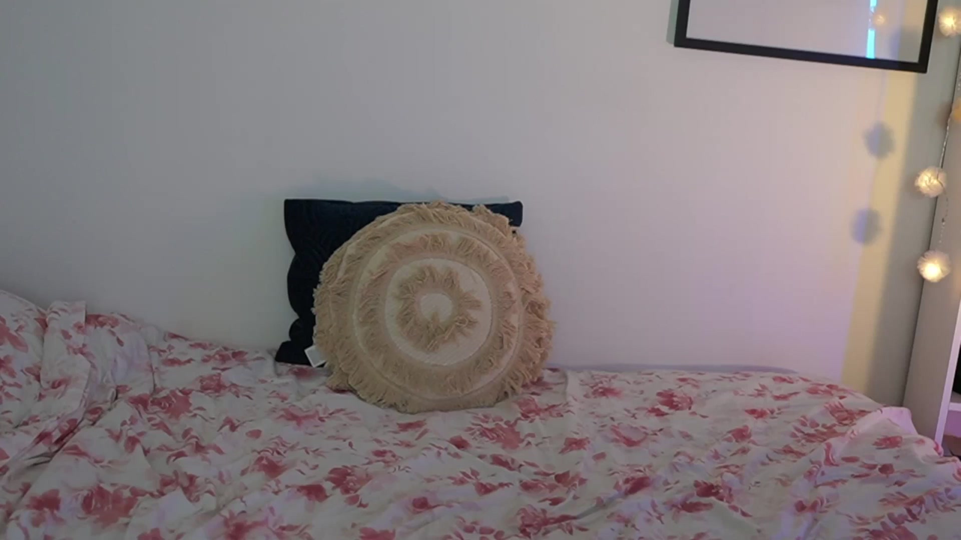 Gallery image thumbnail from Julia_Roca's myfreecams stream on, 01/10/2025, 17:09 image 3 of 20