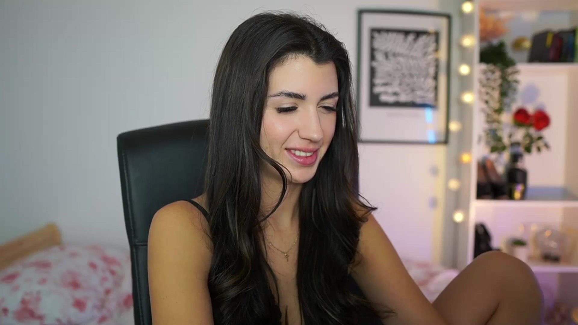 Gallery image thumbnail from Julia_Roca's myfreecams stream on, 01/10/2025, 18:51 image 4 of 20
