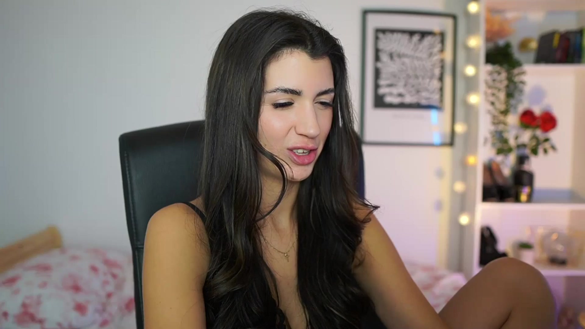 Gallery image thumbnail from Julia_Roca's myfreecams stream on, 01/10/2025, 18:51 image 10 of 20