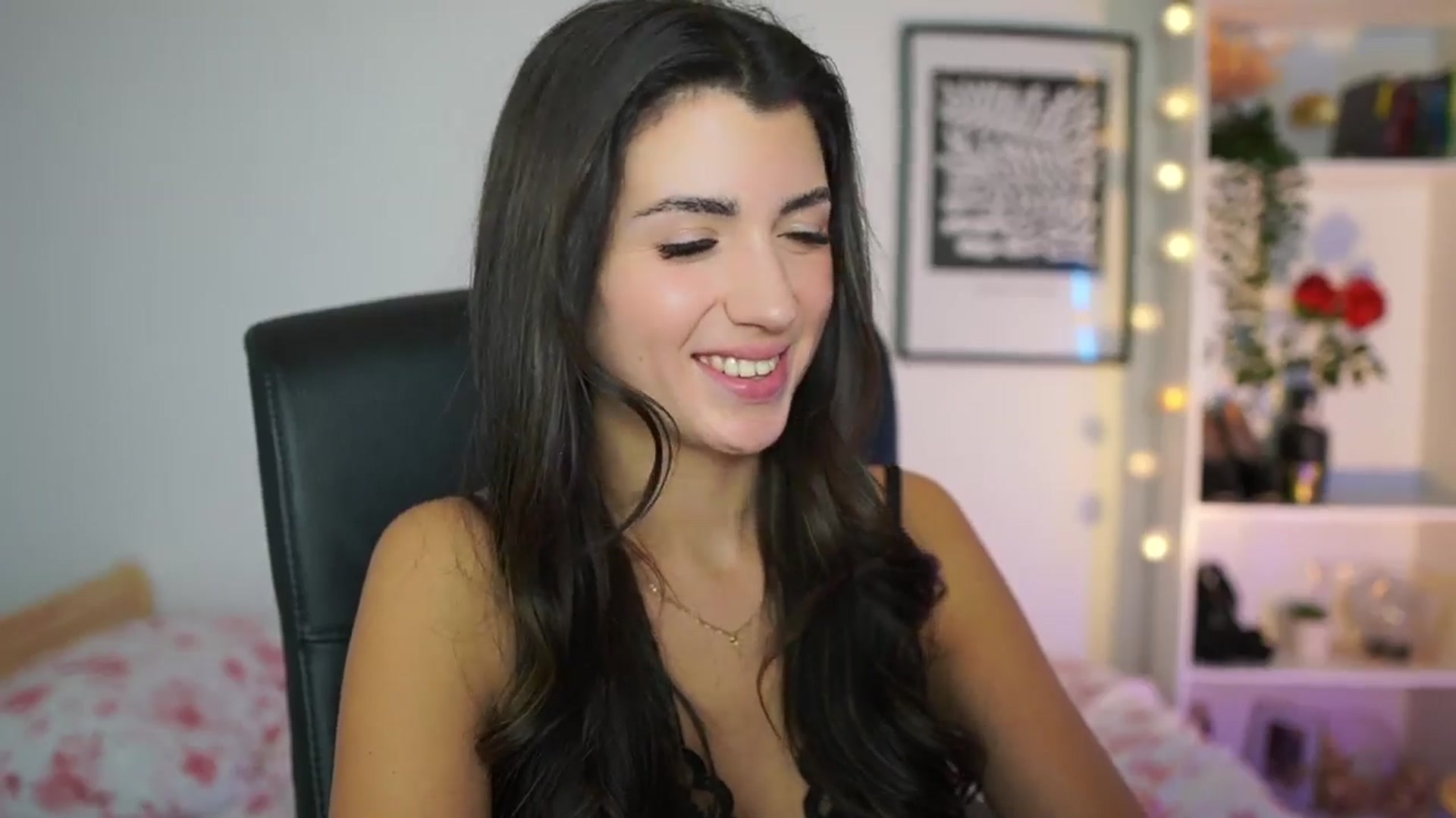 Gallery image thumbnail from Julia_Roca's myfreecams stream on, 01/10/2025, 18:51 image 11 of 20
