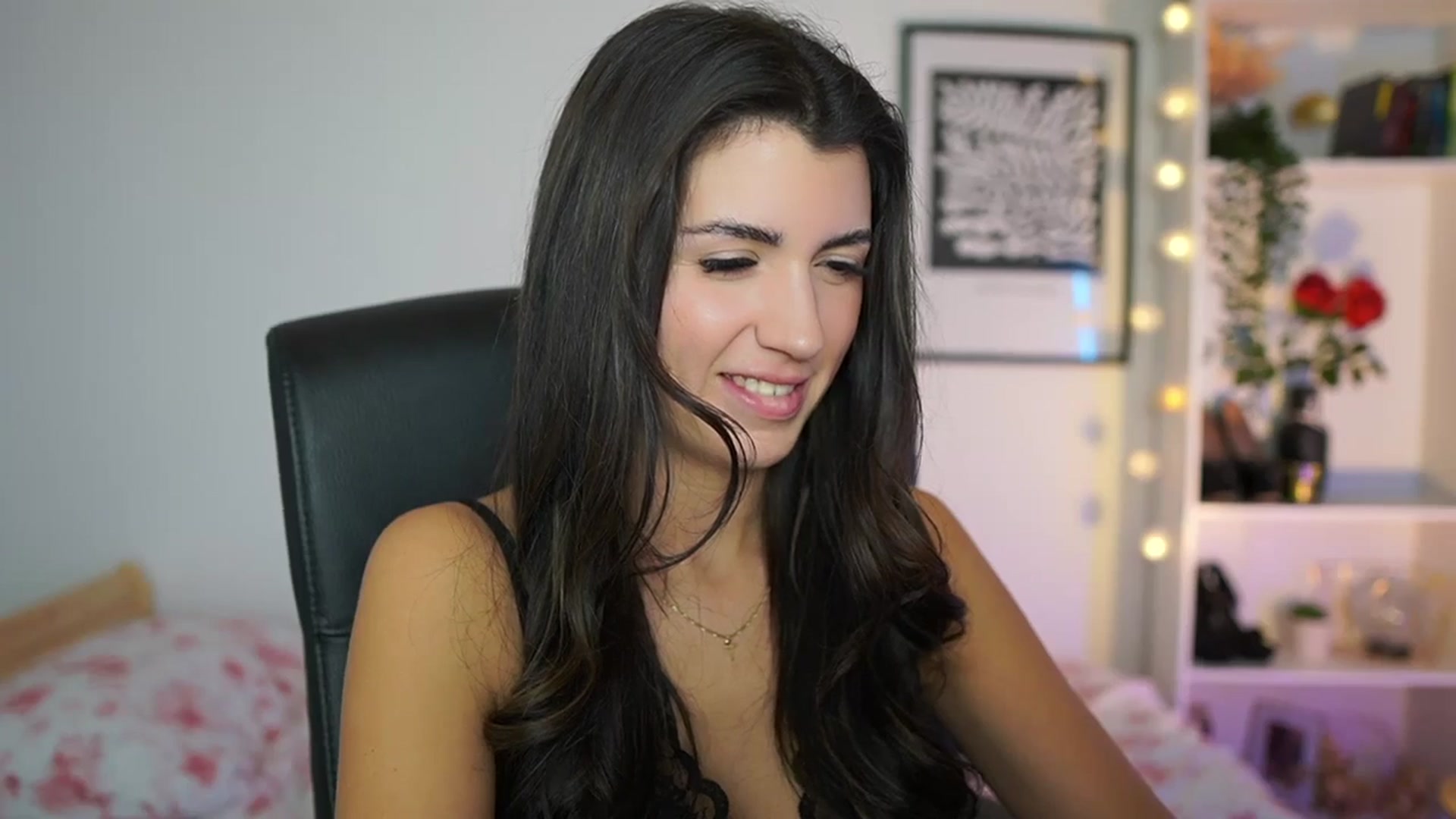Gallery image thumbnail from Julia_Roca's myfreecams stream on, 01/10/2025, 18:51 image 16 of 20
