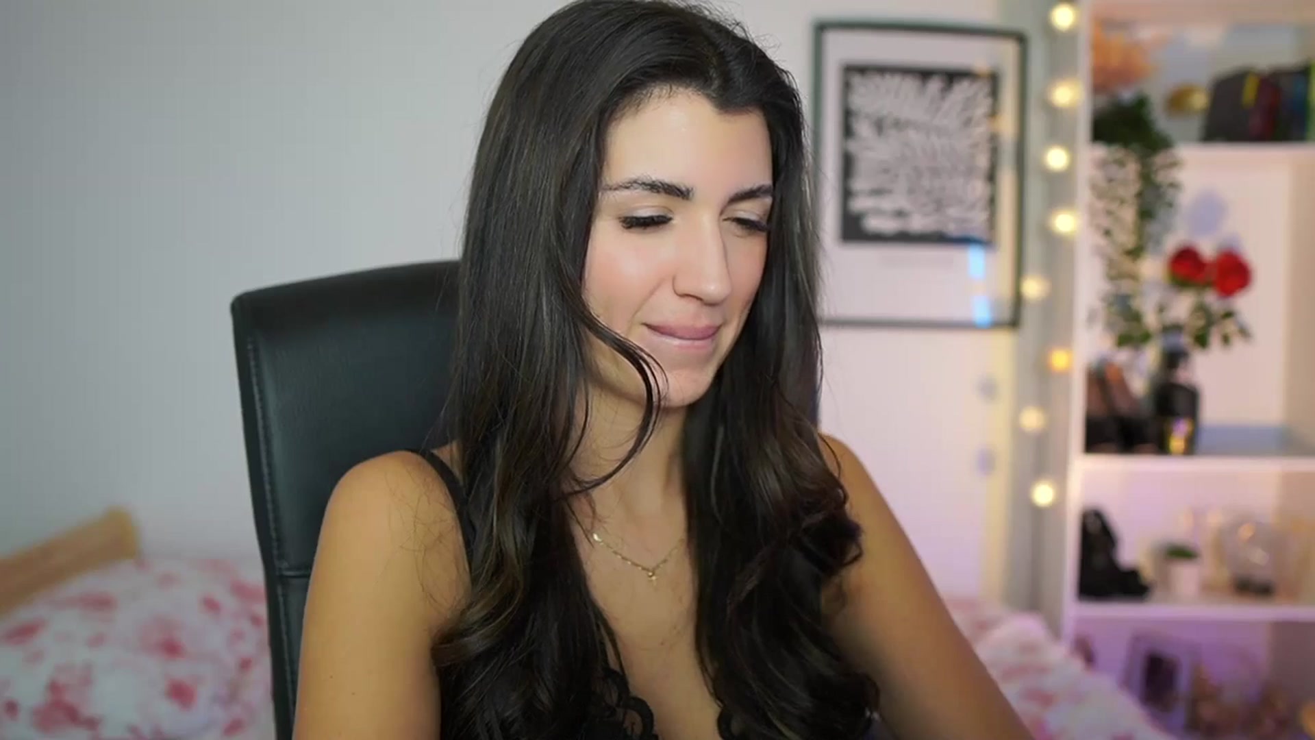 Gallery image thumbnail from Julia_Roca's myfreecams stream on, 01/10/2025, 18:51 image 14 of 20