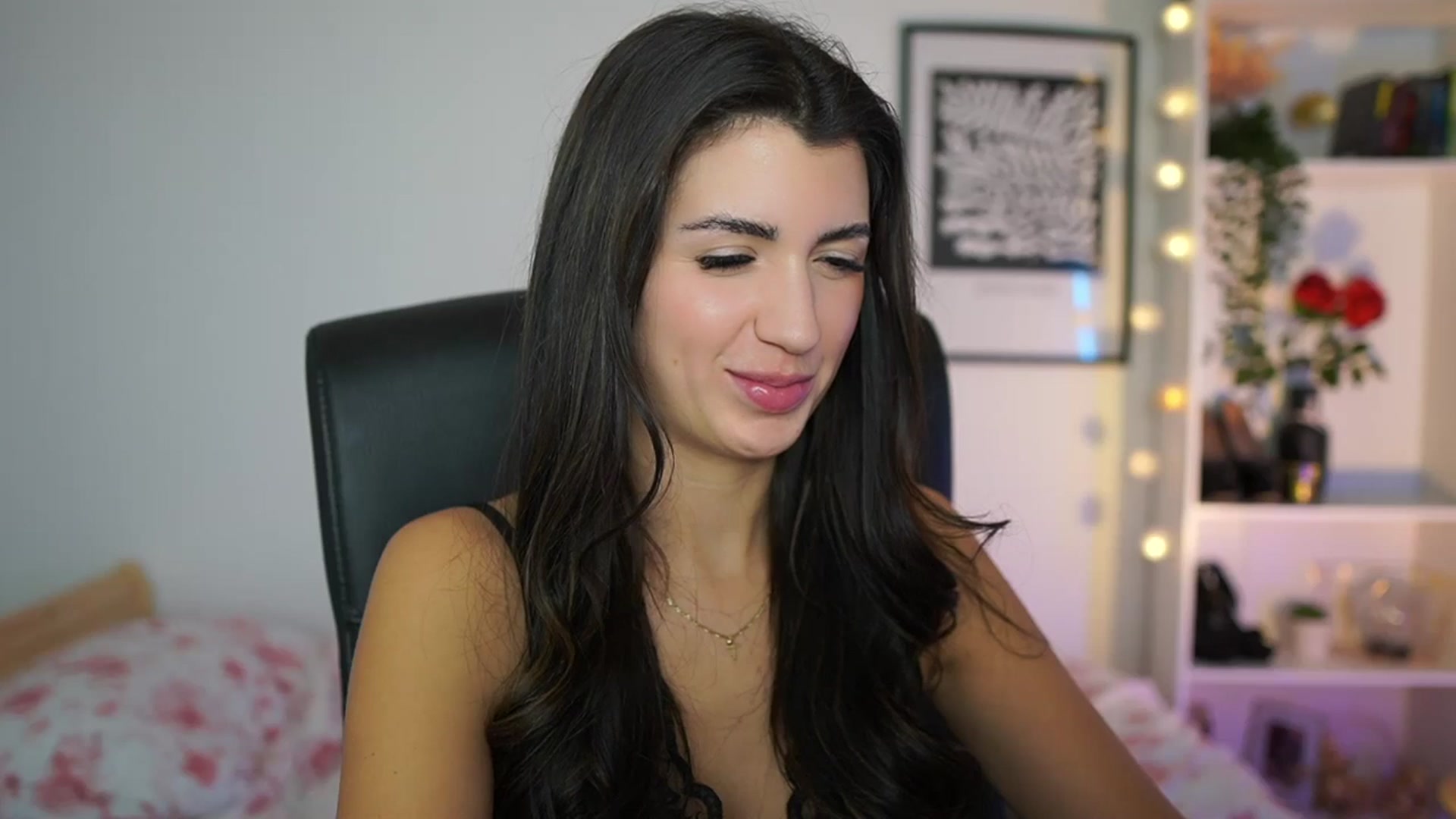 Gallery image thumbnail from Julia_Roca's myfreecams stream on, 01/10/2025, 18:51 image 17 of 20