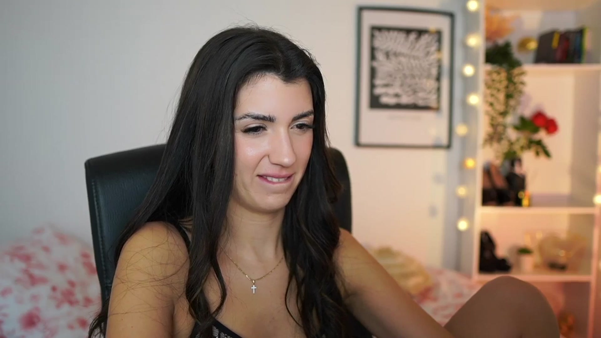 Gallery image thumbnail from Julia_Roca's myfreecams stream on, 01/11/2025, 19:01 image 19 of 20