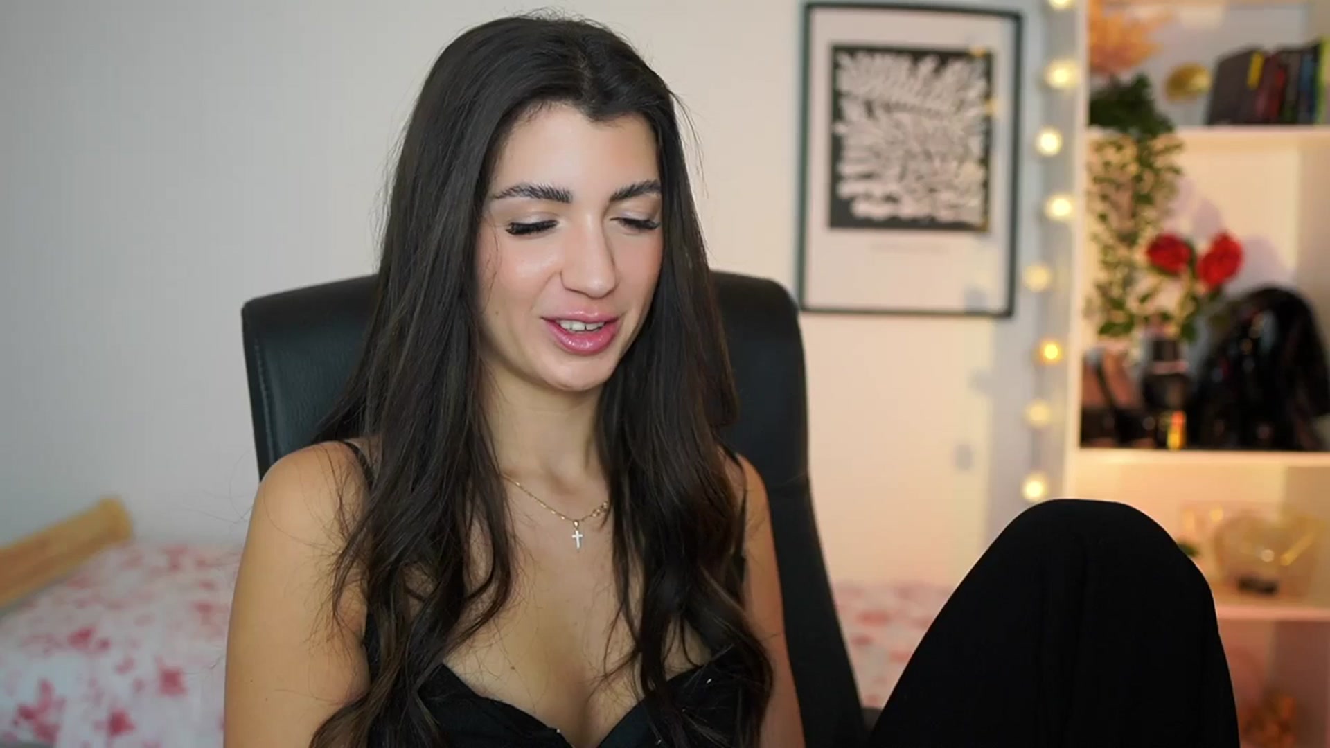 Gallery image thumbnail from Julia_Roca's myfreecams stream on, 01/12/2025, 17:23 image 2 of 20