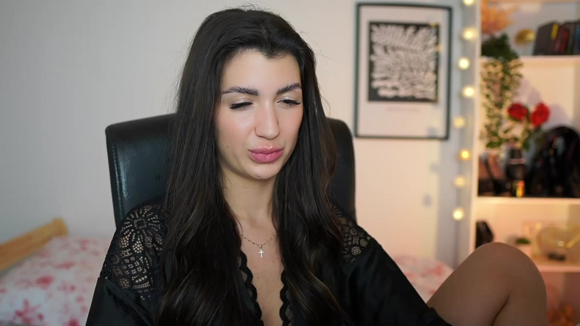 Gallery image thumbnail from Julia_Roca's myfreecams stream on, 01/12/2025, 18:56 image 3 of 20