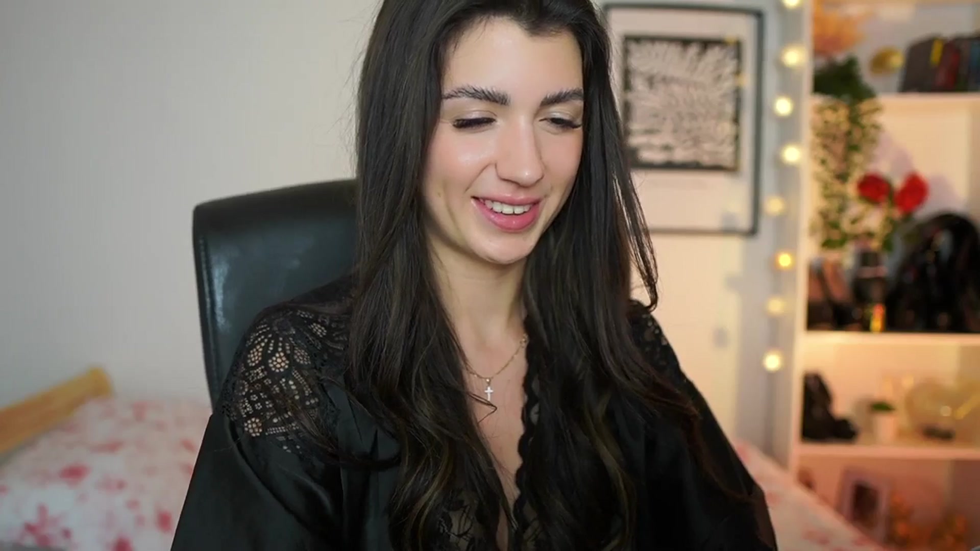Gallery image thumbnail from Julia_Roca's myfreecams stream on, 01/12/2025, 18:56 image 5 of 20
