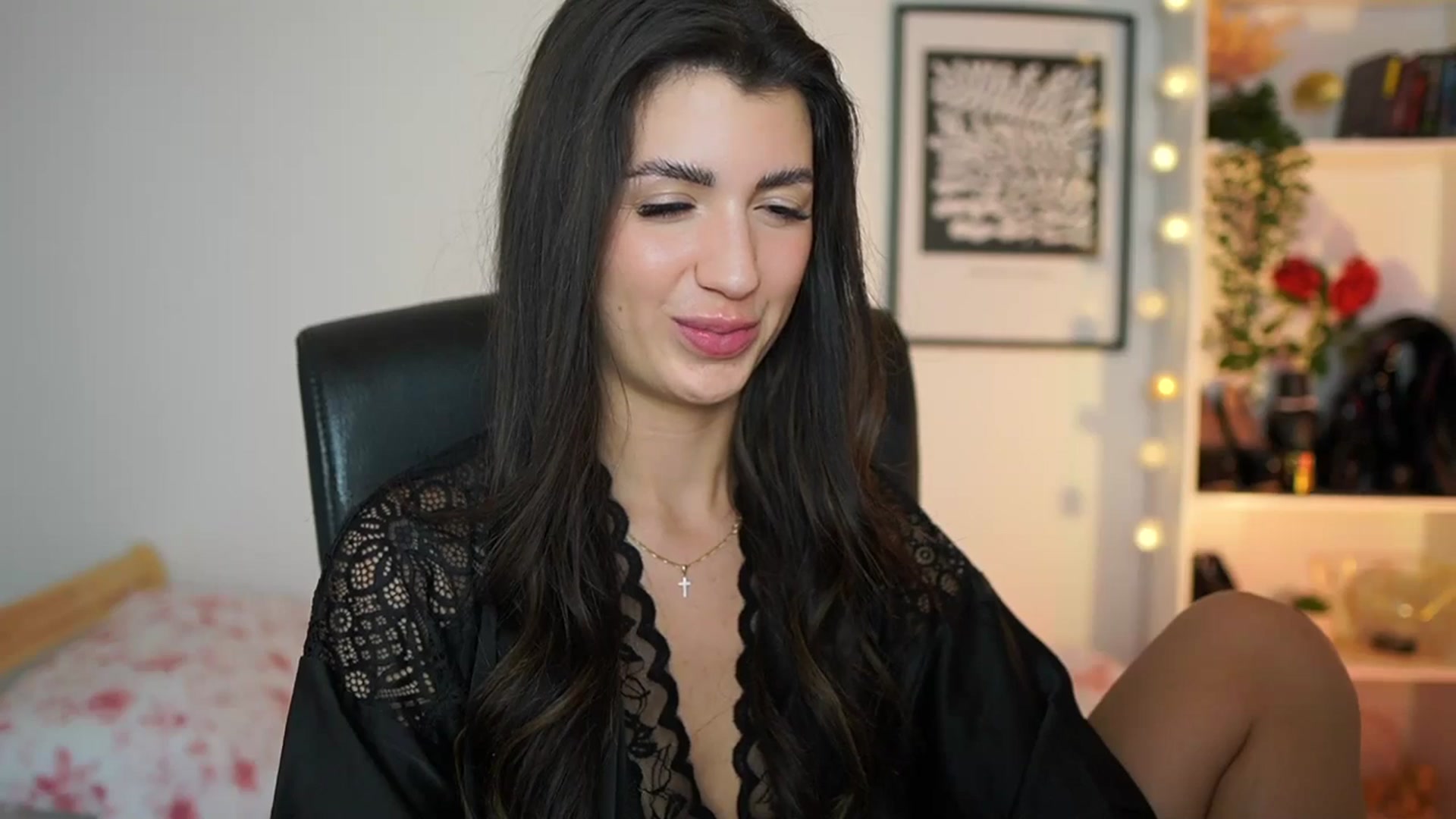 Gallery image thumbnail from Julia_Roca's myfreecams stream on, 01/12/2025, 18:56 image 12 of 20