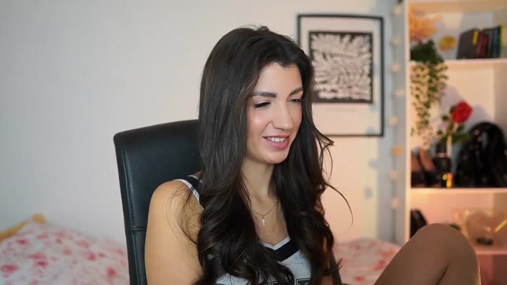 Gallery image thumbnail from Julia_Roca's myfreecams stream on, 01/15/2025, 15:19 image 5 of 20