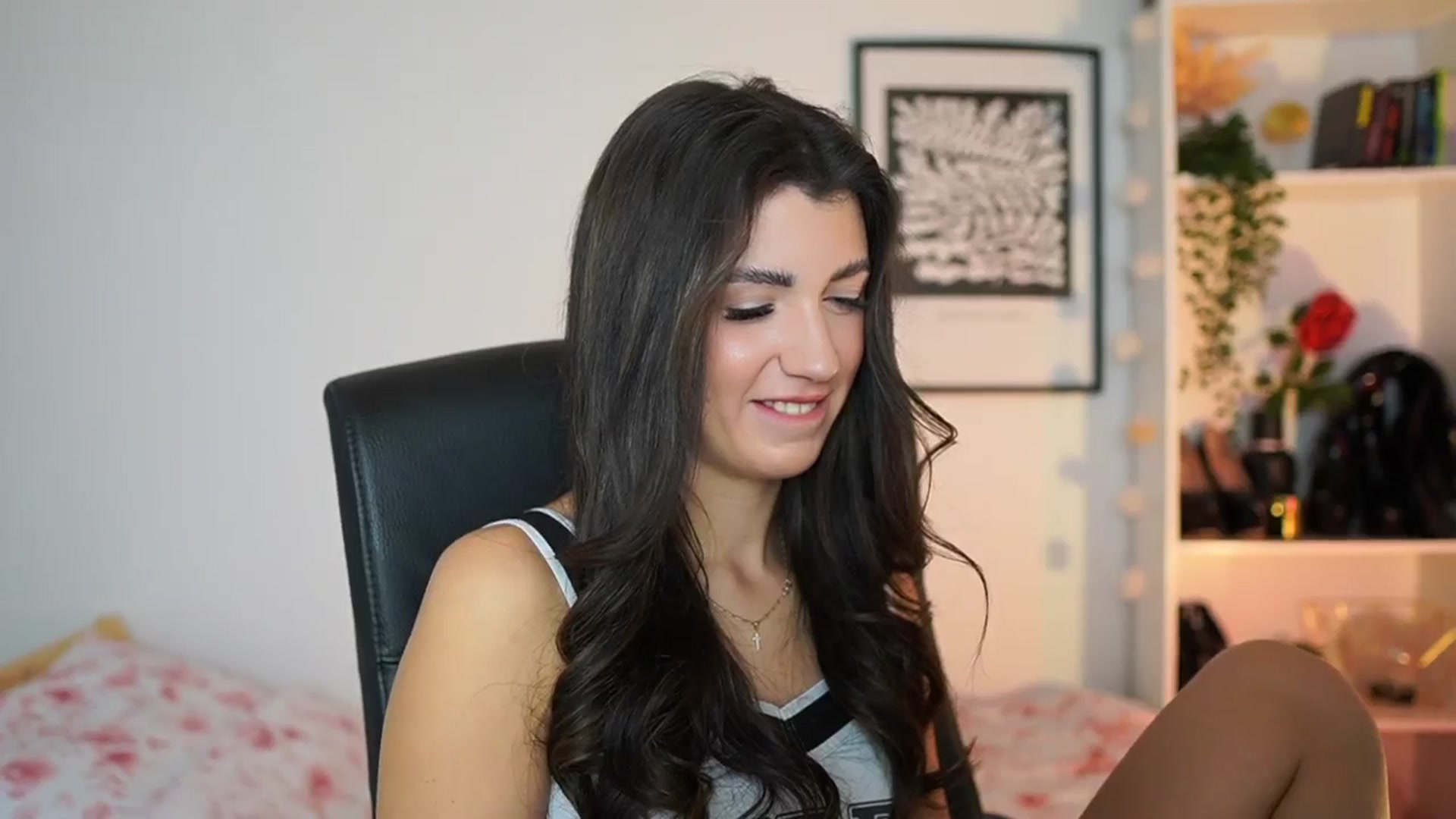 Gallery image thumbnail from Julia_Roca's myfreecams stream on, 01/15/2025, 15:19 image 8 of 20