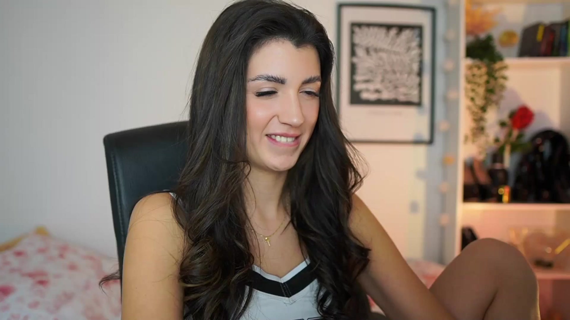 Gallery image thumbnail from Julia_Roca's myfreecams stream on, 01/15/2025, 17:47 image 15 of 20