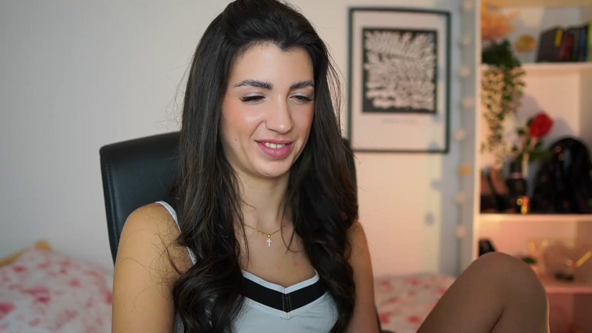 Gallery image thumbnail from Julia_Roca's myfreecams stream on, 01/15/2025, 17:47 image 11 of 20