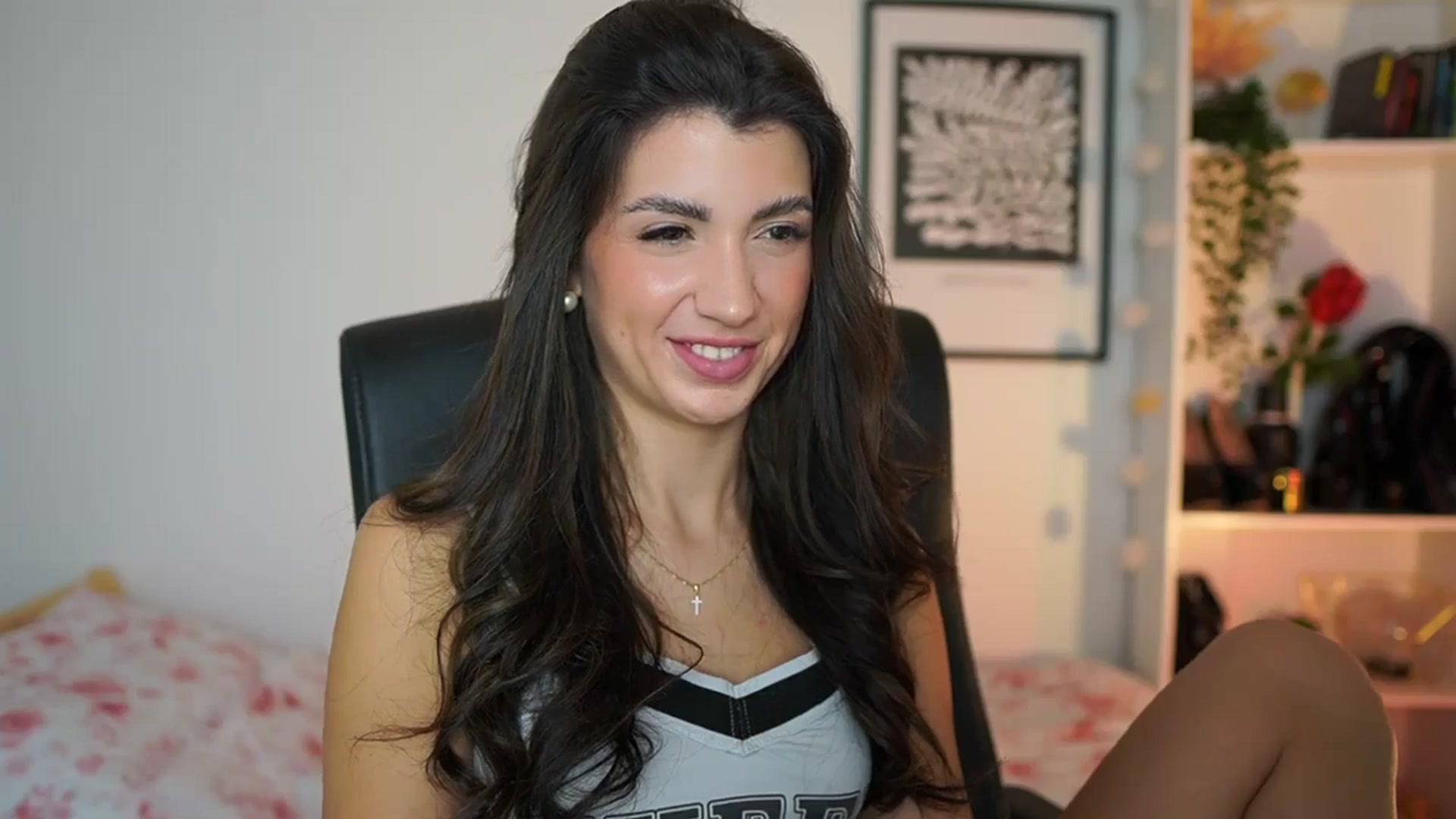 Gallery image thumbnail from Julia_Roca's myfreecams stream on, 01/15/2025, 17:47 image 3 of 20