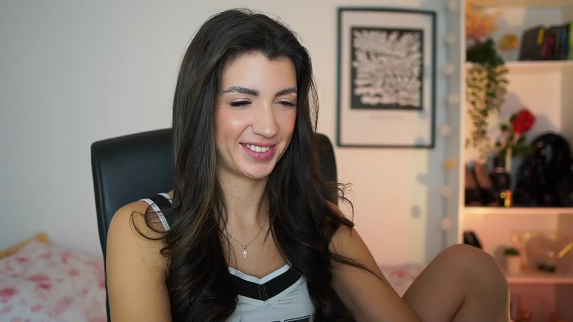 Gallery image thumbnail from Julia_Roca's myfreecams stream on, 01/15/2025, 17:47 image 6 of 20