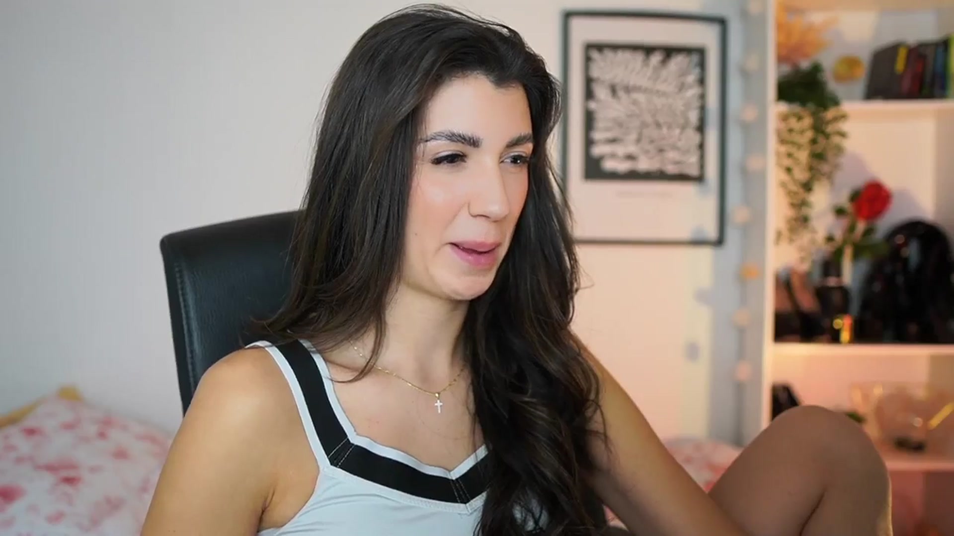 Gallery image thumbnail from Julia_Roca's myfreecams stream on, 01/15/2025, 17:47 image 13 of 20