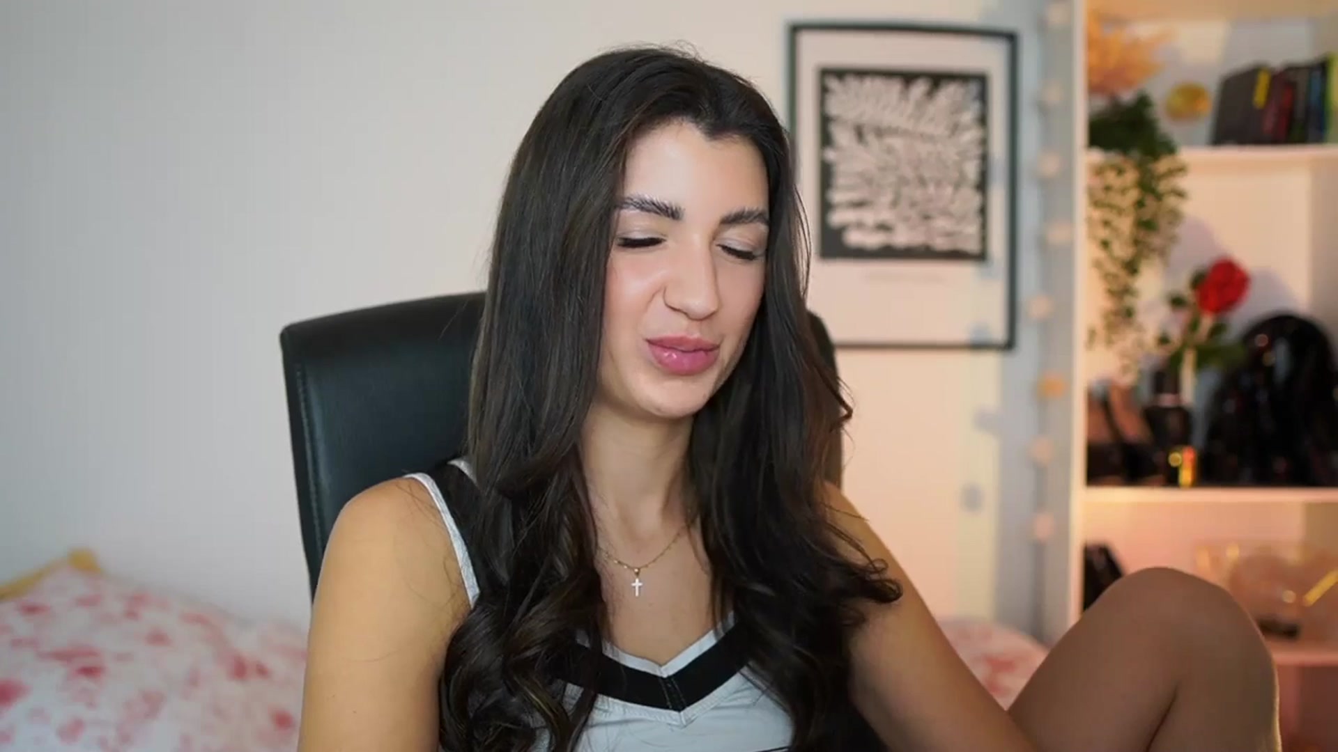 Gallery image thumbnail from Julia_Roca's myfreecams stream on, 01/15/2025, 19:13 image 19 of 20