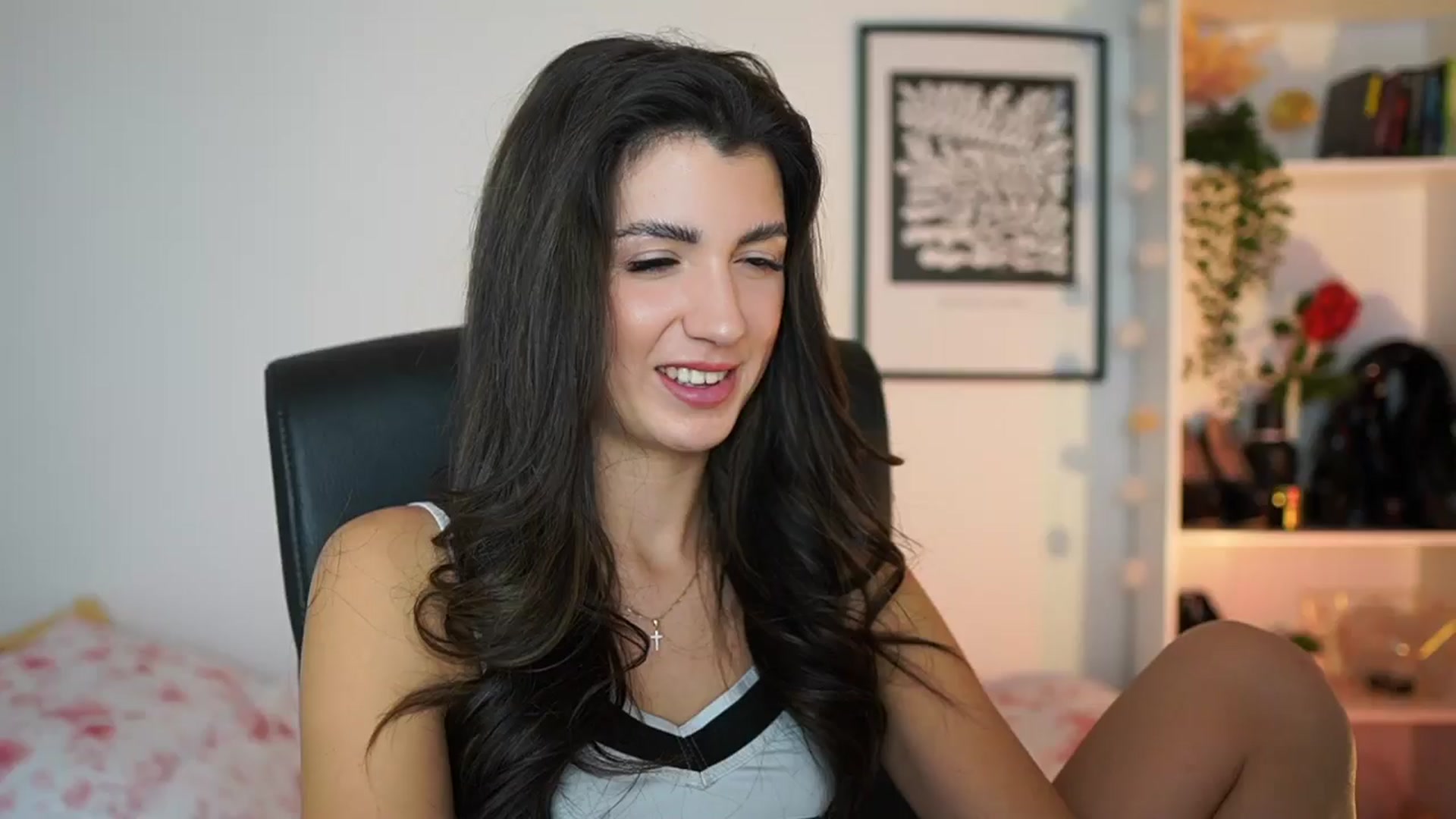 Gallery image thumbnail from Julia_Roca's myfreecams stream on, 01/15/2025, 19:13 image 3 of 20