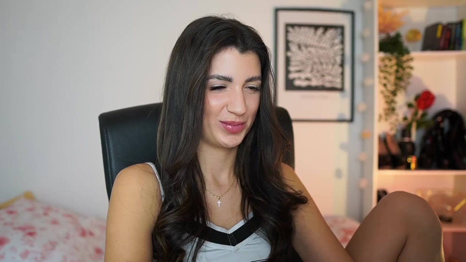 Gallery image thumbnail from Julia_Roca's myfreecams stream on, 01/15/2025, 19:13 image 15 of 20