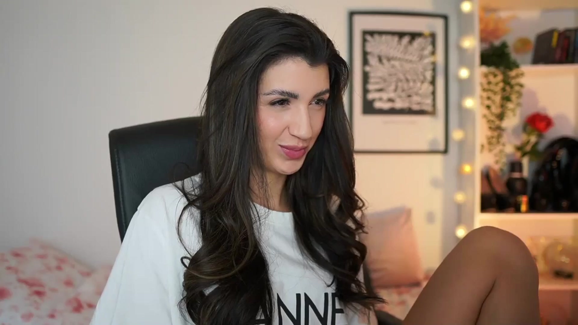 Gallery image thumbnail from Julia_Roca's myfreecams stream on, 01/16/2025, 15:36 image 15 of 20