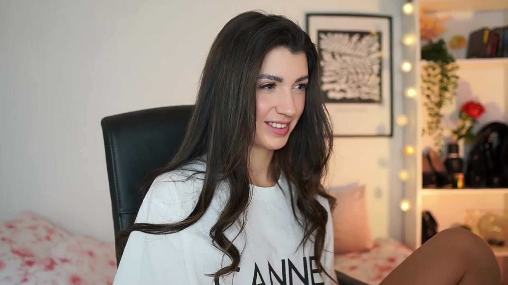 Gallery image thumbnail from Julia_Roca's myfreecams stream on, 01/16/2025, 15:36 image 5 of 20