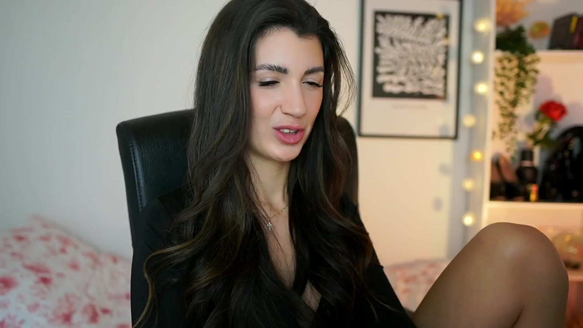 Gallery image thumbnail from Julia_Roca's myfreecams stream on, 01/17/2025, 15:47 image 7 of 20
