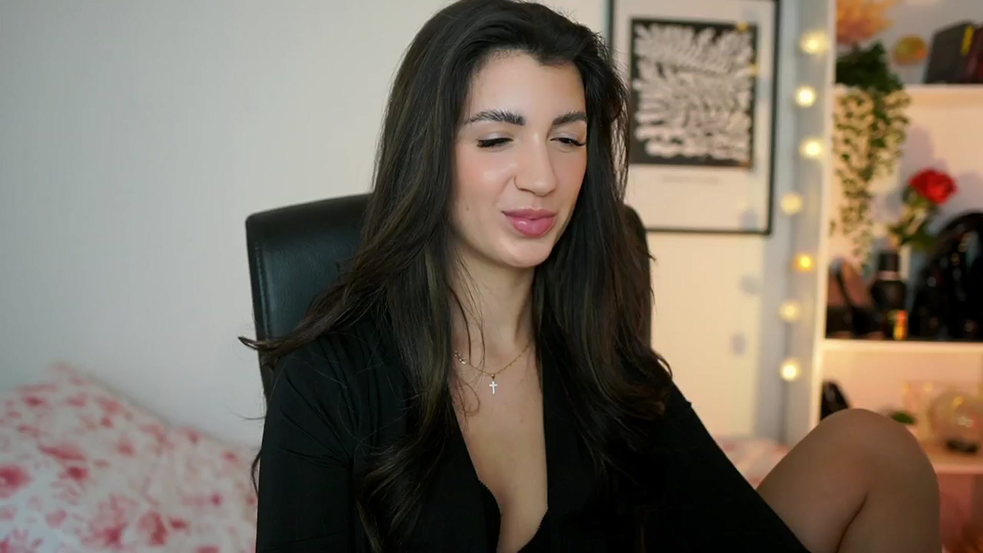 Gallery image thumbnail from Julia_Roca's myfreecams stream on, 01/17/2025, 15:47 image 12 of 20