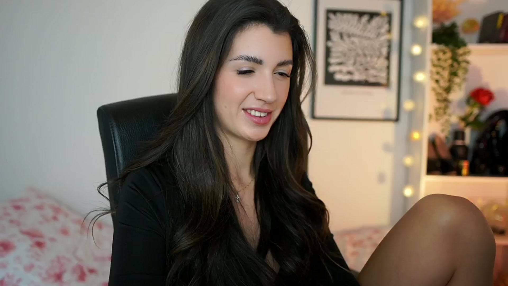 Gallery image thumbnail from Julia_Roca's myfreecams stream on, 01/17/2025, 15:47 image 6 of 20