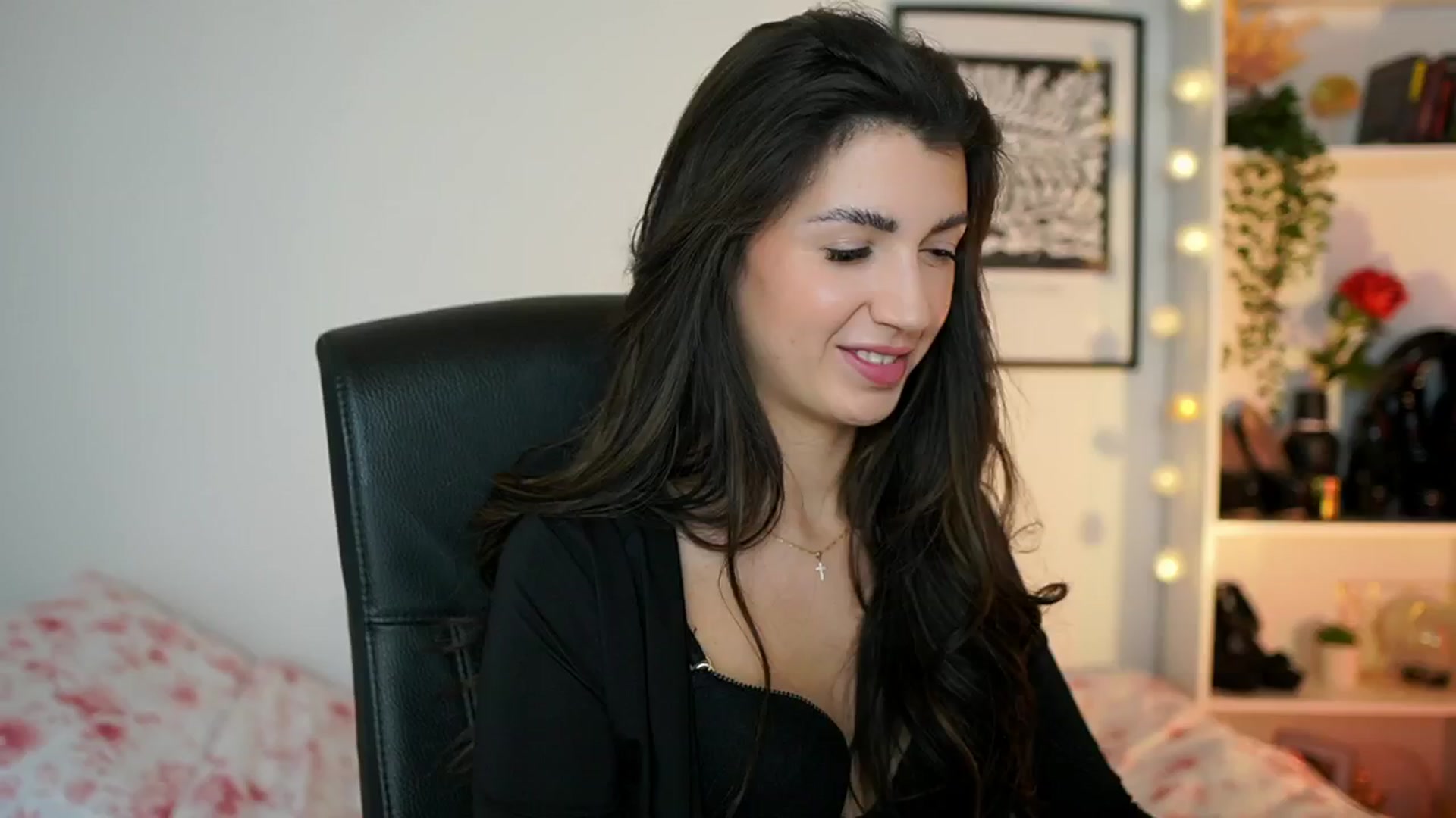 Gallery image thumbnail from Julia_Roca's myfreecams stream on, 01/17/2025, 15:47 image 19 of 20
