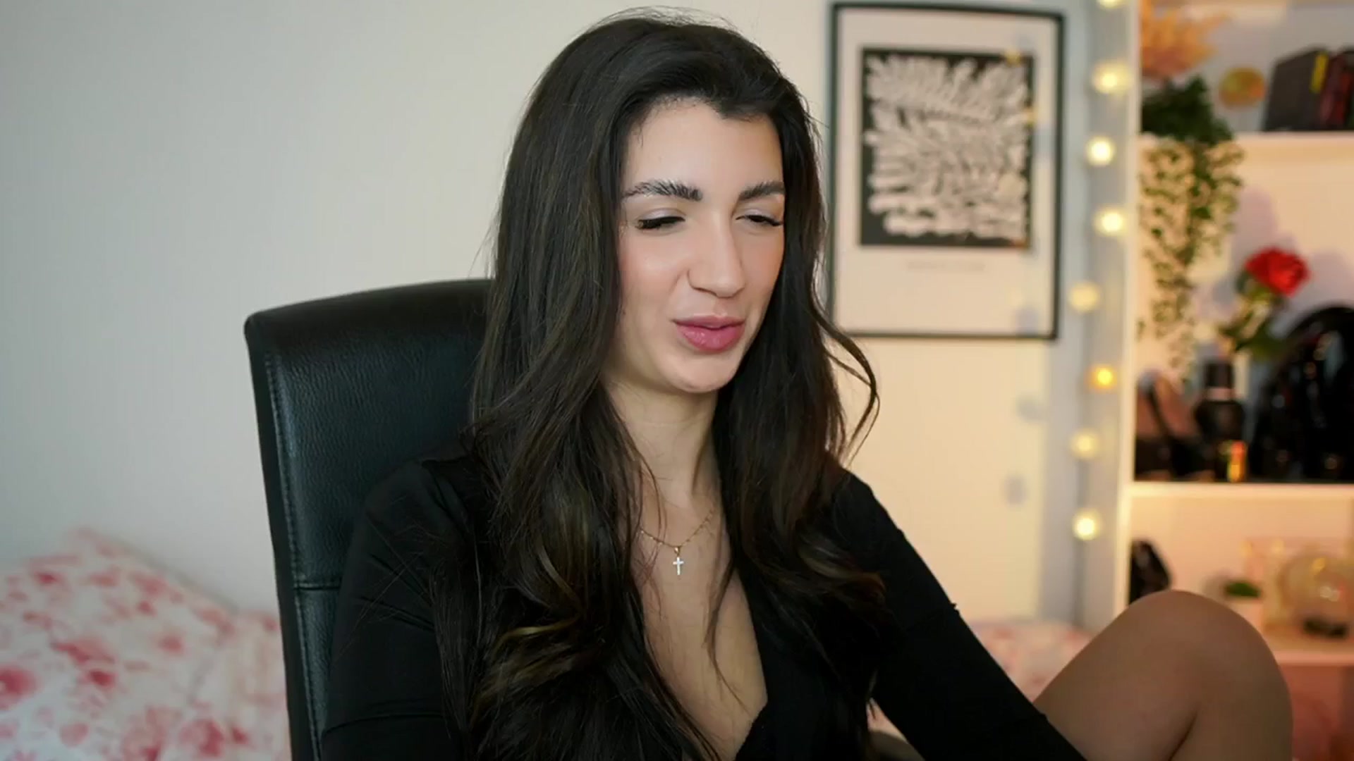 Gallery image thumbnail from Julia_Roca's myfreecams stream on, 01/17/2025, 15:47 image 16 of 20