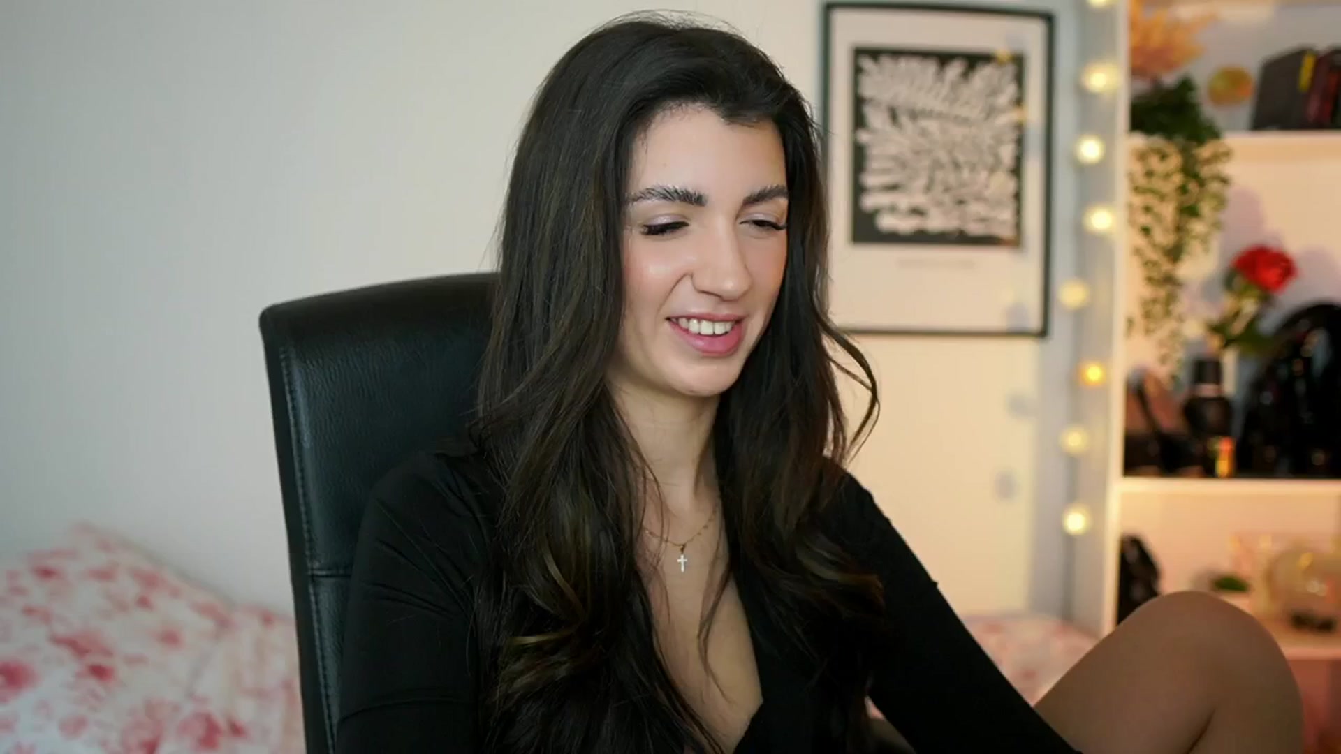 Gallery image thumbnail from Julia_Roca's myfreecams stream on, 01/17/2025, 15:47 image 17 of 20