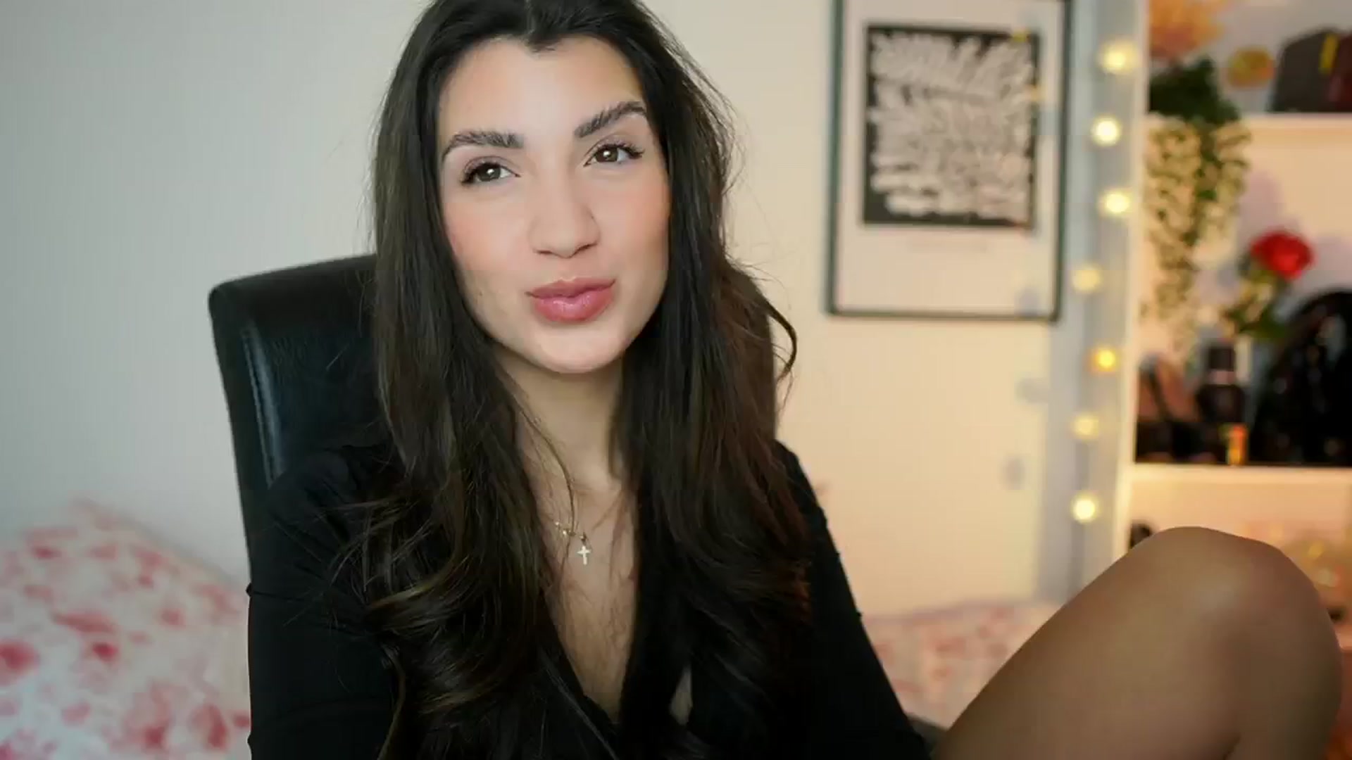 Gallery image thumbnail from Julia_Roca's myfreecams stream on, 01/17/2025, 15:47 image 1 of 20