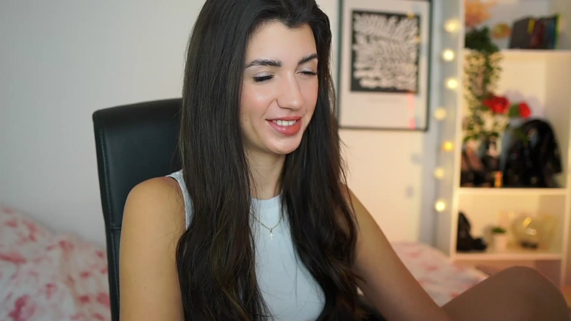 Gallery image thumbnail from Julia_Roca's myfreecams stream on, 01/18/2025, 09:25 image 9 of 20