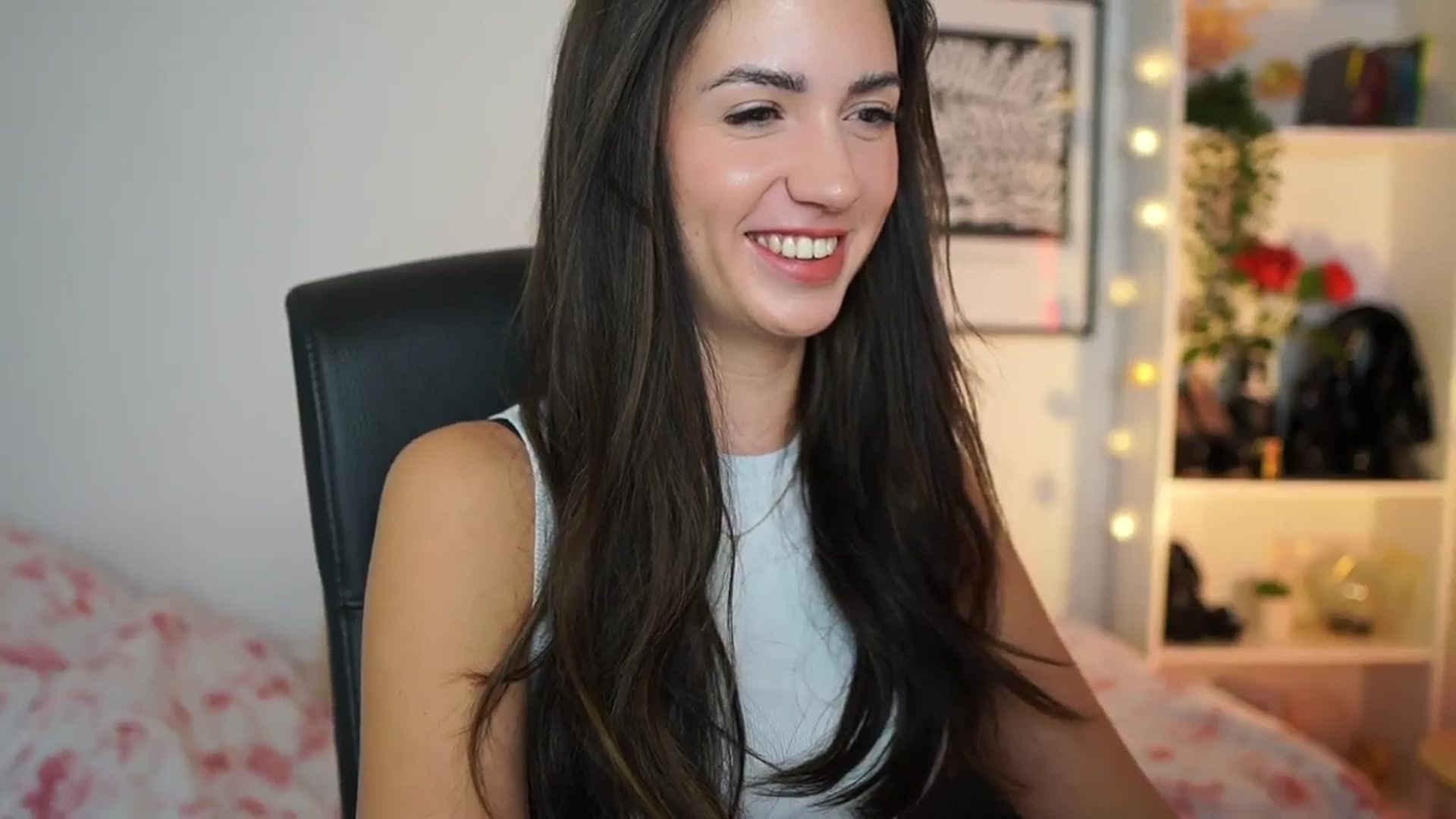 Gallery image thumbnail from Julia_Roca's myfreecams stream on, 01/18/2025, 09:25 image 12 of 20