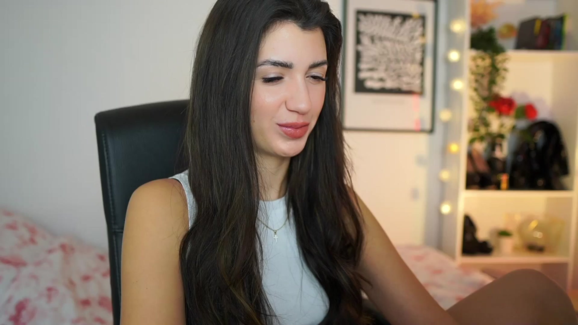 Gallery image thumbnail from Julia_Roca's myfreecams stream on, 01/18/2025, 09:25 image 1 of 20