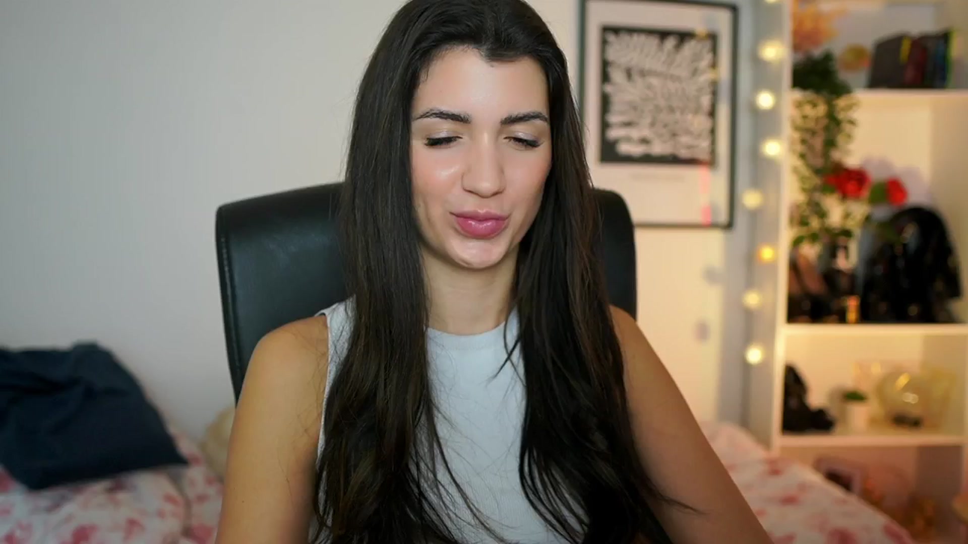 Gallery image thumbnail from Julia_Roca's myfreecams stream on, 01/18/2025, 11:51 image 18 of 20