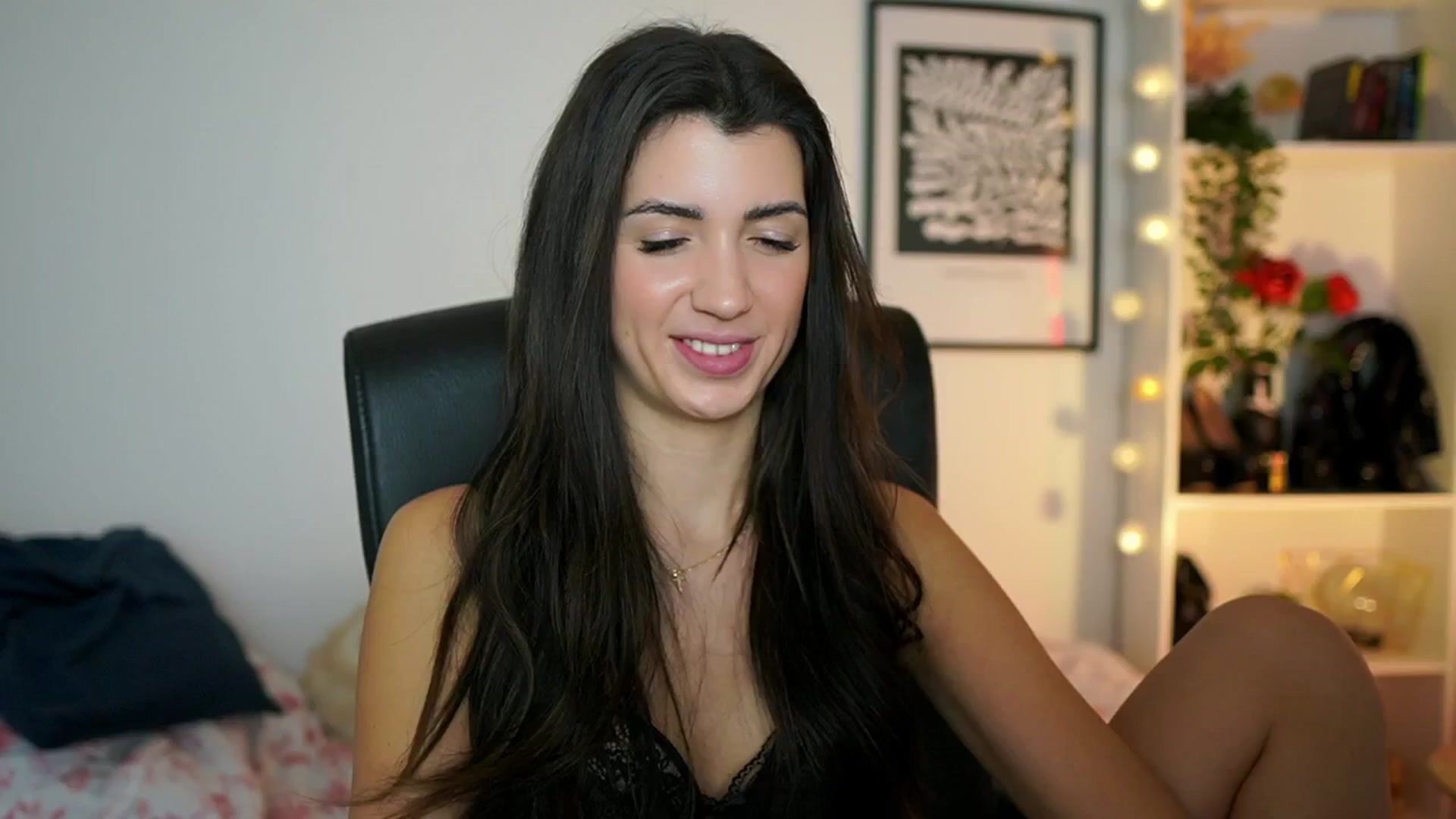 Gallery image thumbnail from Julia_Roca's myfreecams stream on, 01/18/2025, 13:20 image 8 of 20