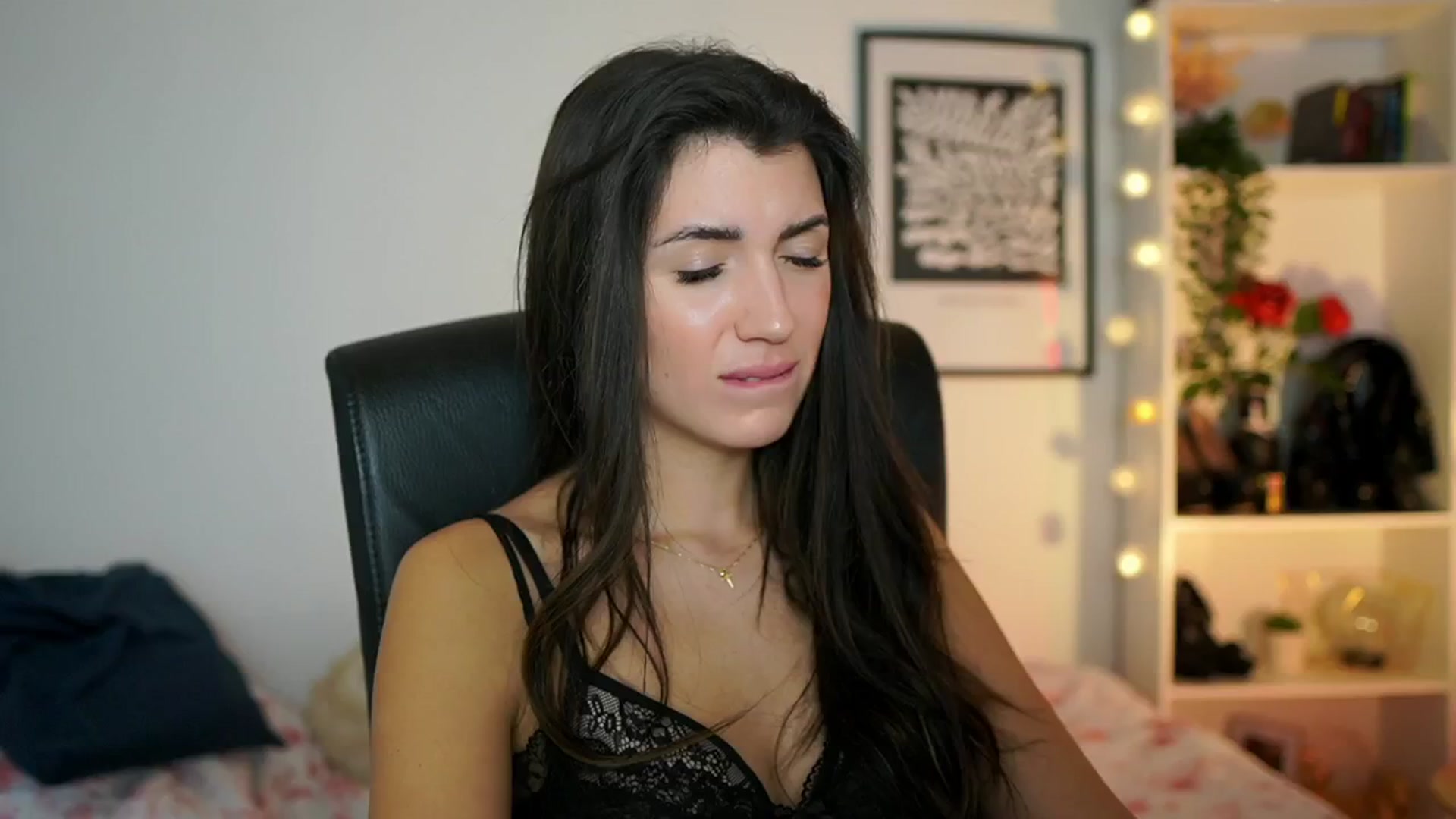 Gallery image thumbnail from Julia_Roca's myfreecams stream on, 01/18/2025, 13:20 image 17 of 20