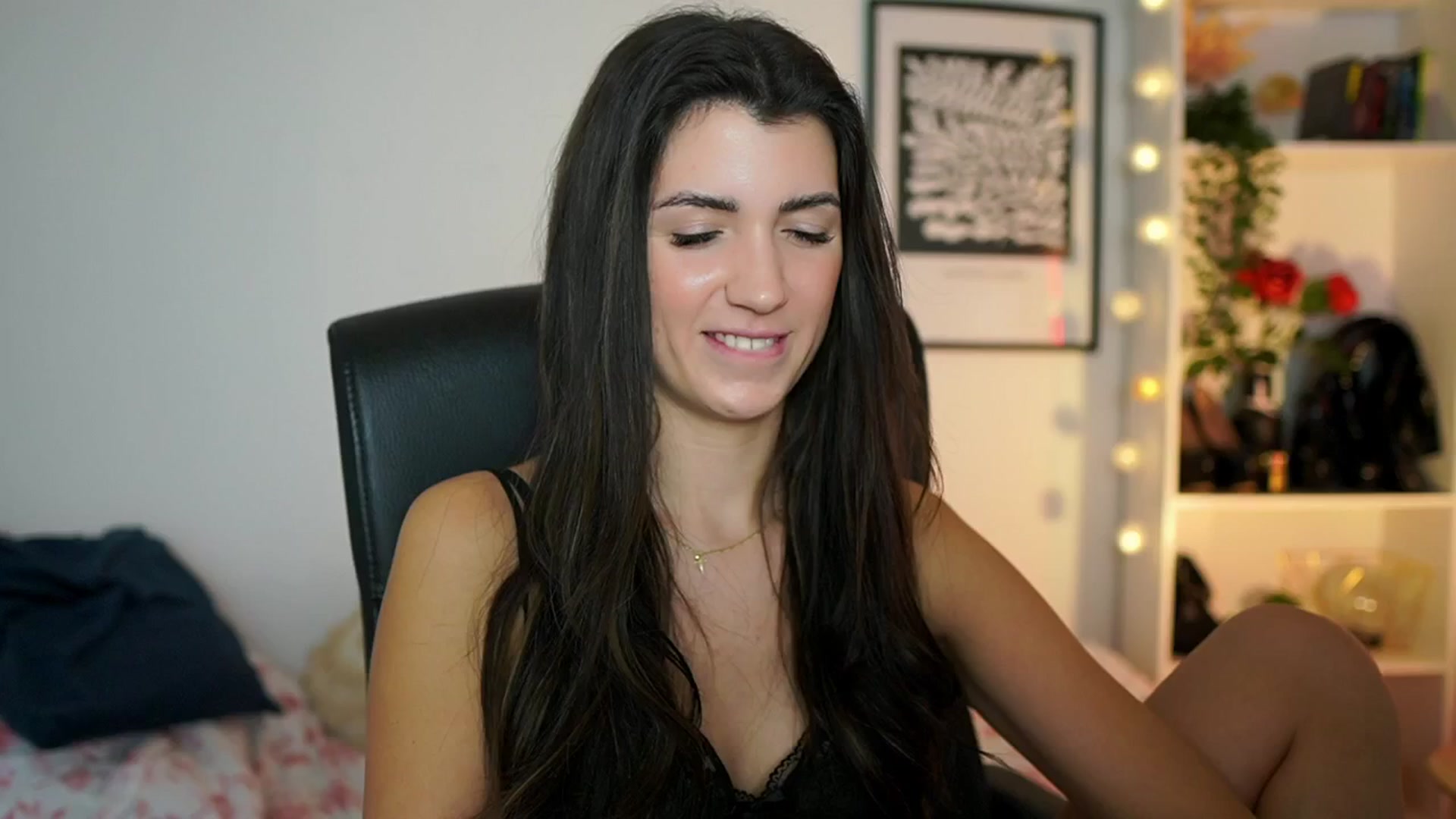 Gallery image thumbnail from Julia_Roca's myfreecams stream on, 01/18/2025, 13:20 image 12 of 20