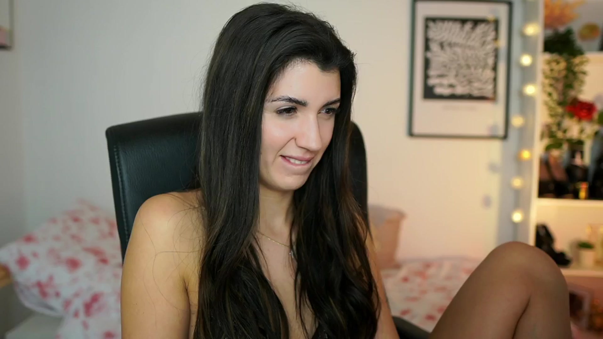 Gallery image thumbnail from Julia_Roca's myfreecams stream on, 01/18/2025, 17:41 image 20 of 20