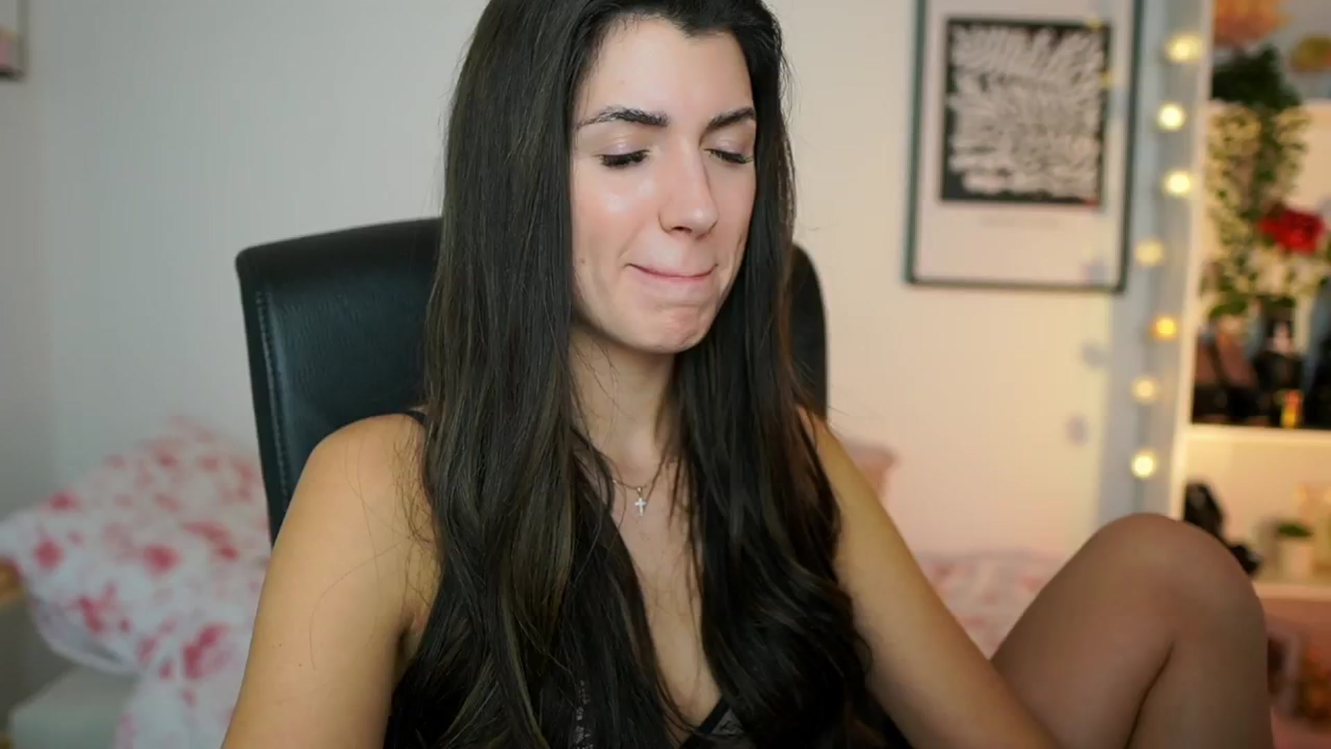 Gallery image thumbnail from Julia_Roca's myfreecams stream on, 01/18/2025, 17:41 image 13 of 20