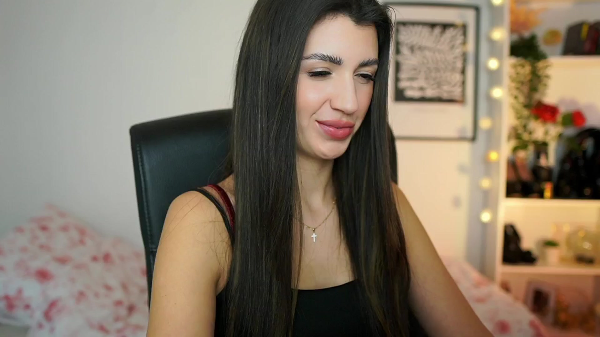 Gallery image thumbnail from Julia_Roca's myfreecams stream on, 01/19/2025, 15:25 image 1 of 20