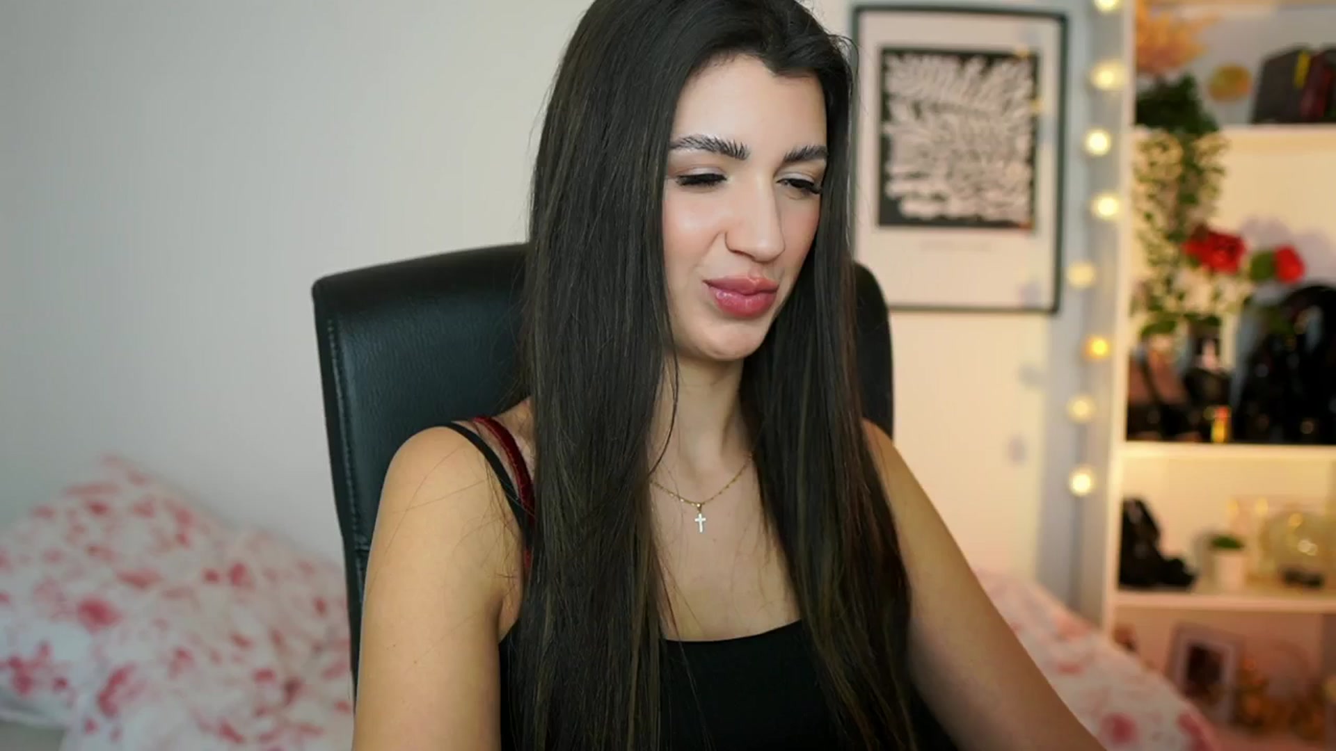 Gallery image thumbnail from Julia_Roca's myfreecams stream on, 01/19/2025, 15:25 image 2 of 20