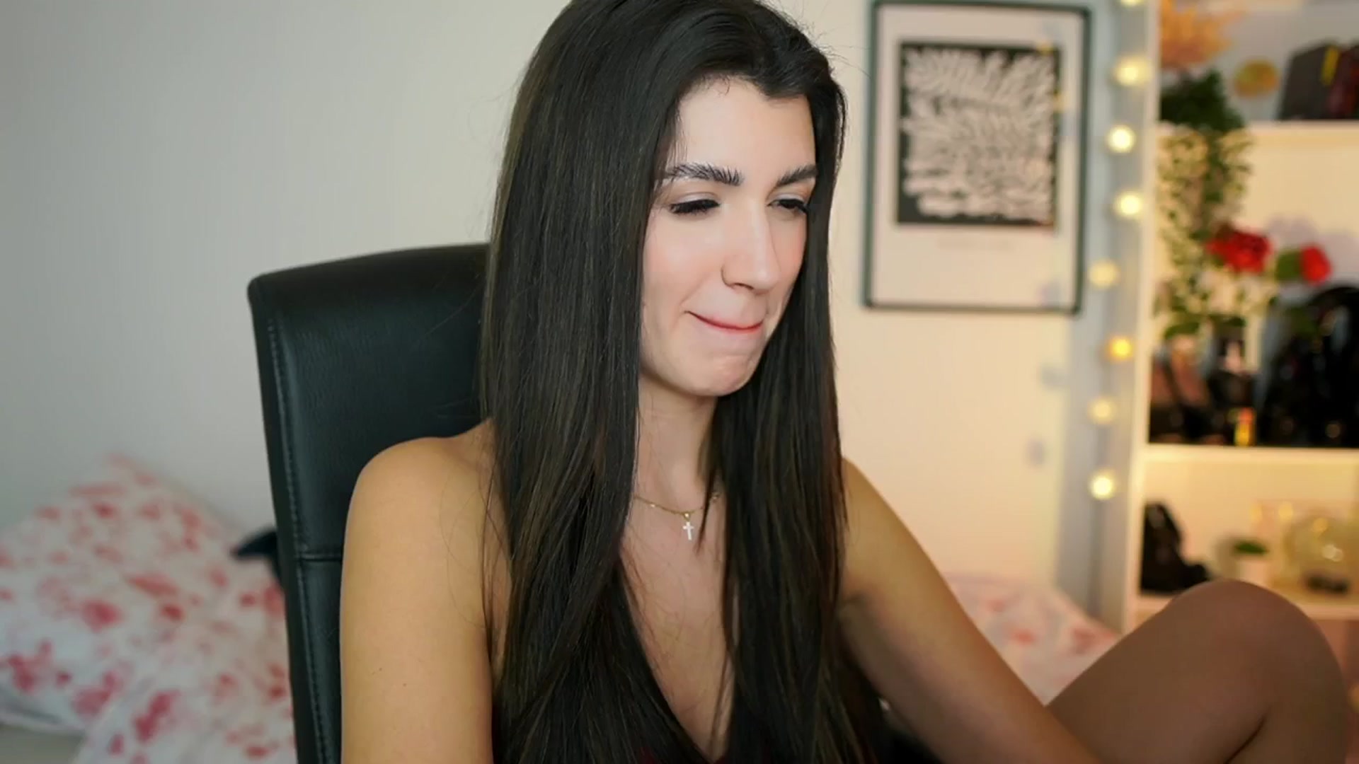 Gallery image thumbnail from Julia_Roca's myfreecams stream on, 01/19/2025, 18:47 image 15 of 20