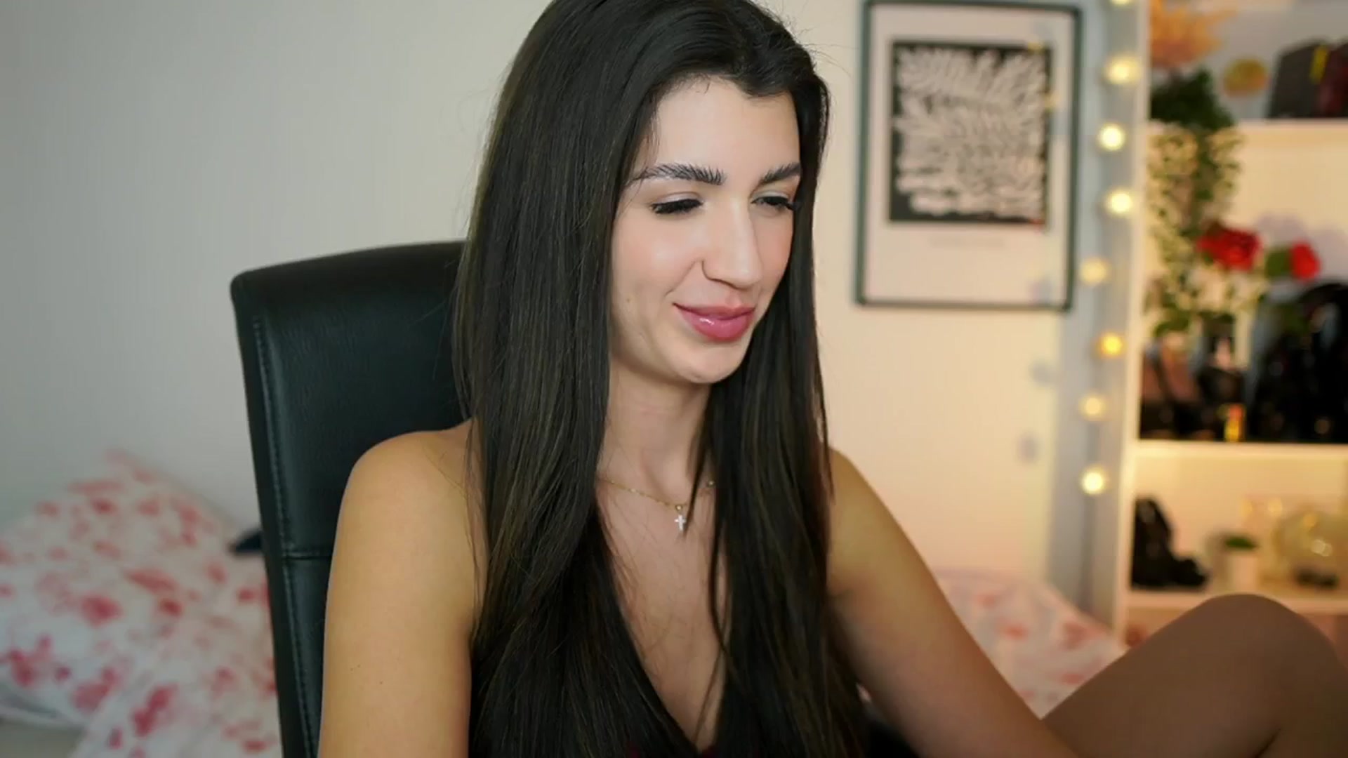 Gallery image thumbnail from Julia_Roca's myfreecams stream on, 01/19/2025, 18:47 image 13 of 20