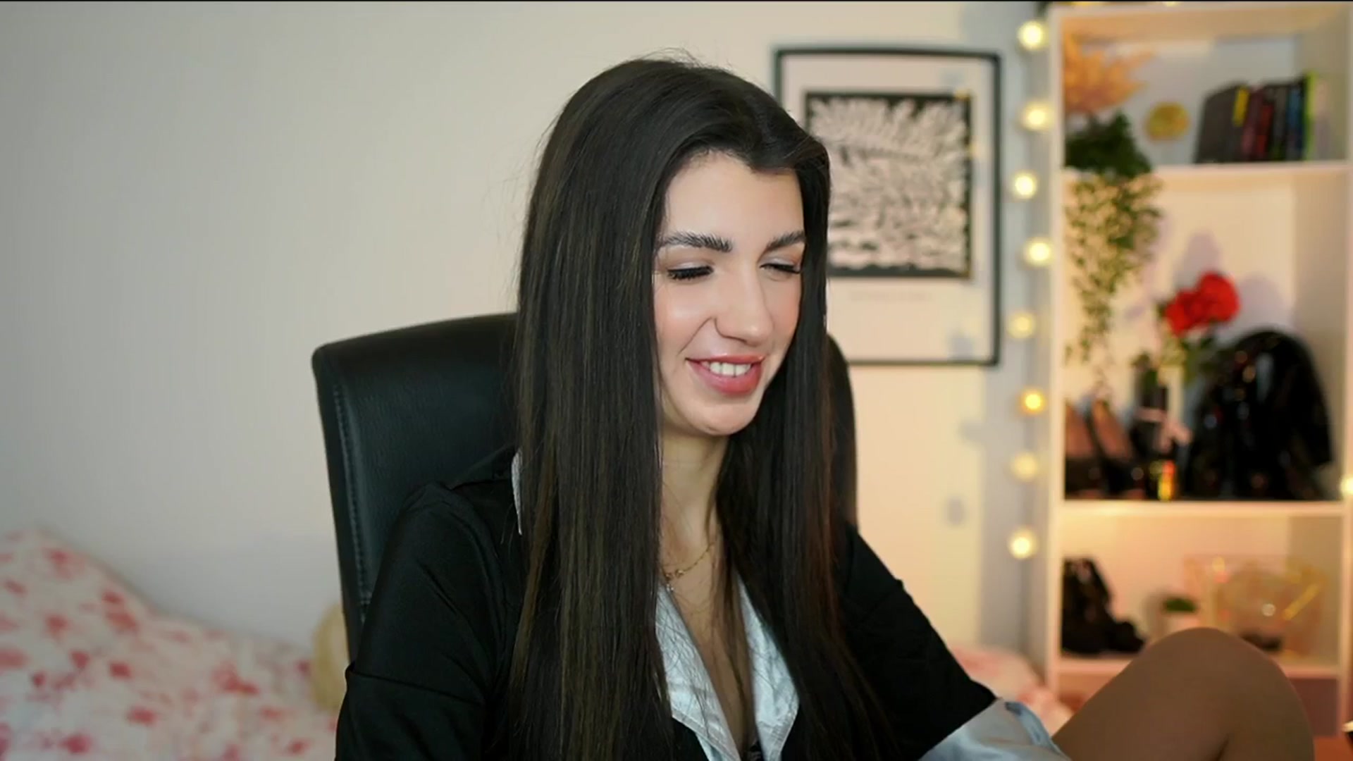 Gallery image thumbnail from Julia_Roca's myfreecams stream on, 01/20/2025, 10:51 image 6 of 20