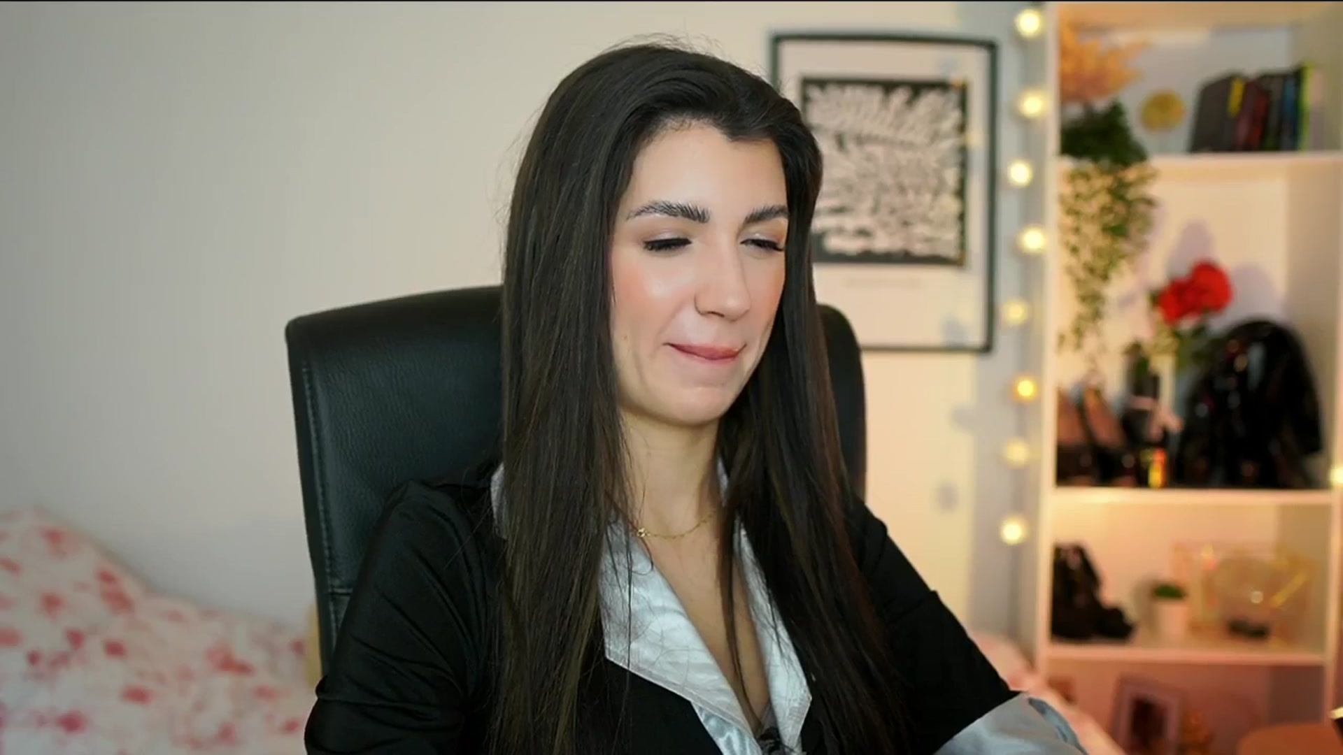 Gallery image thumbnail from Julia_Roca's myfreecams stream on, 01/20/2025, 10:51 image 10 of 20