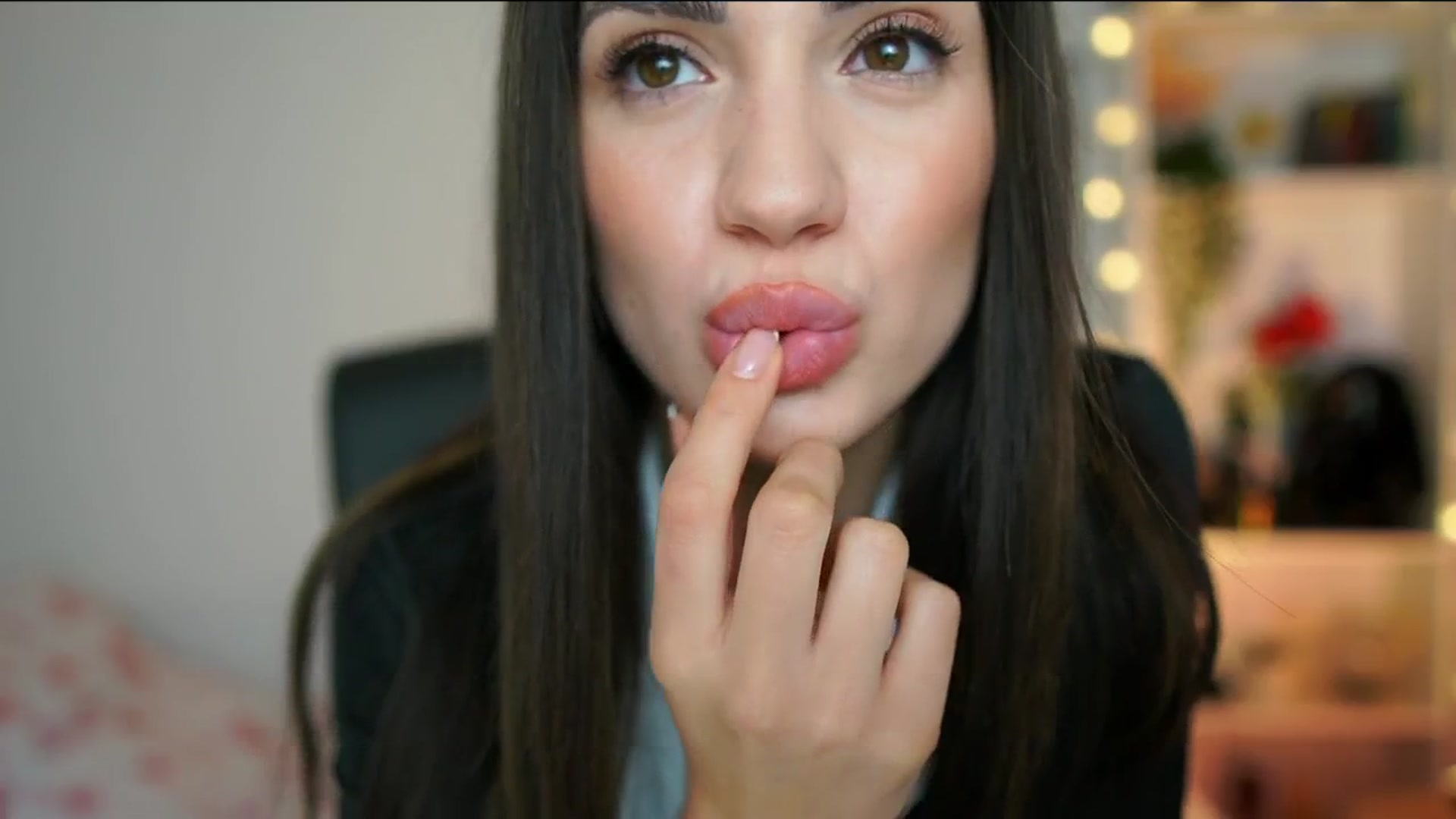 Gallery image thumbnail from Julia_Roca's myfreecams stream on, 01/20/2025, 10:51 image 7 of 20