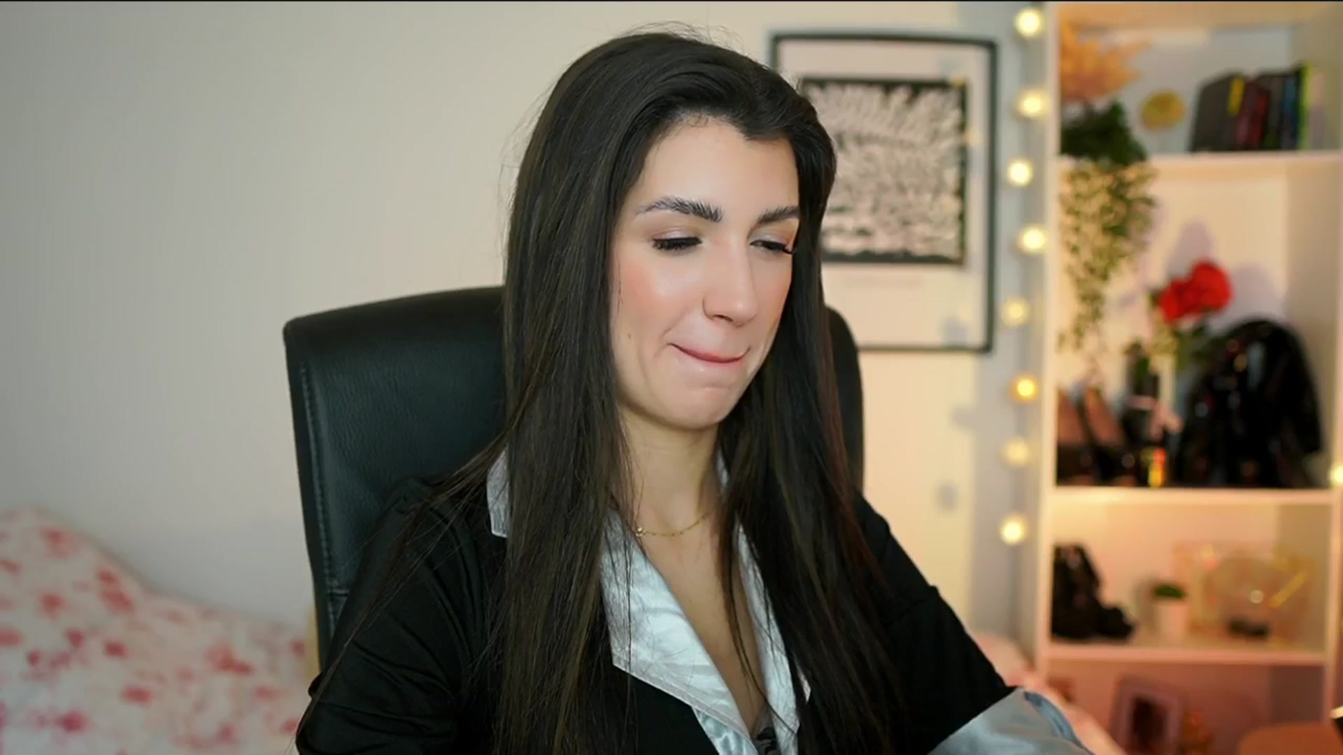 Gallery image thumbnail from Julia_Roca's myfreecams stream on, 01/20/2025, 10:51 image 9 of 20