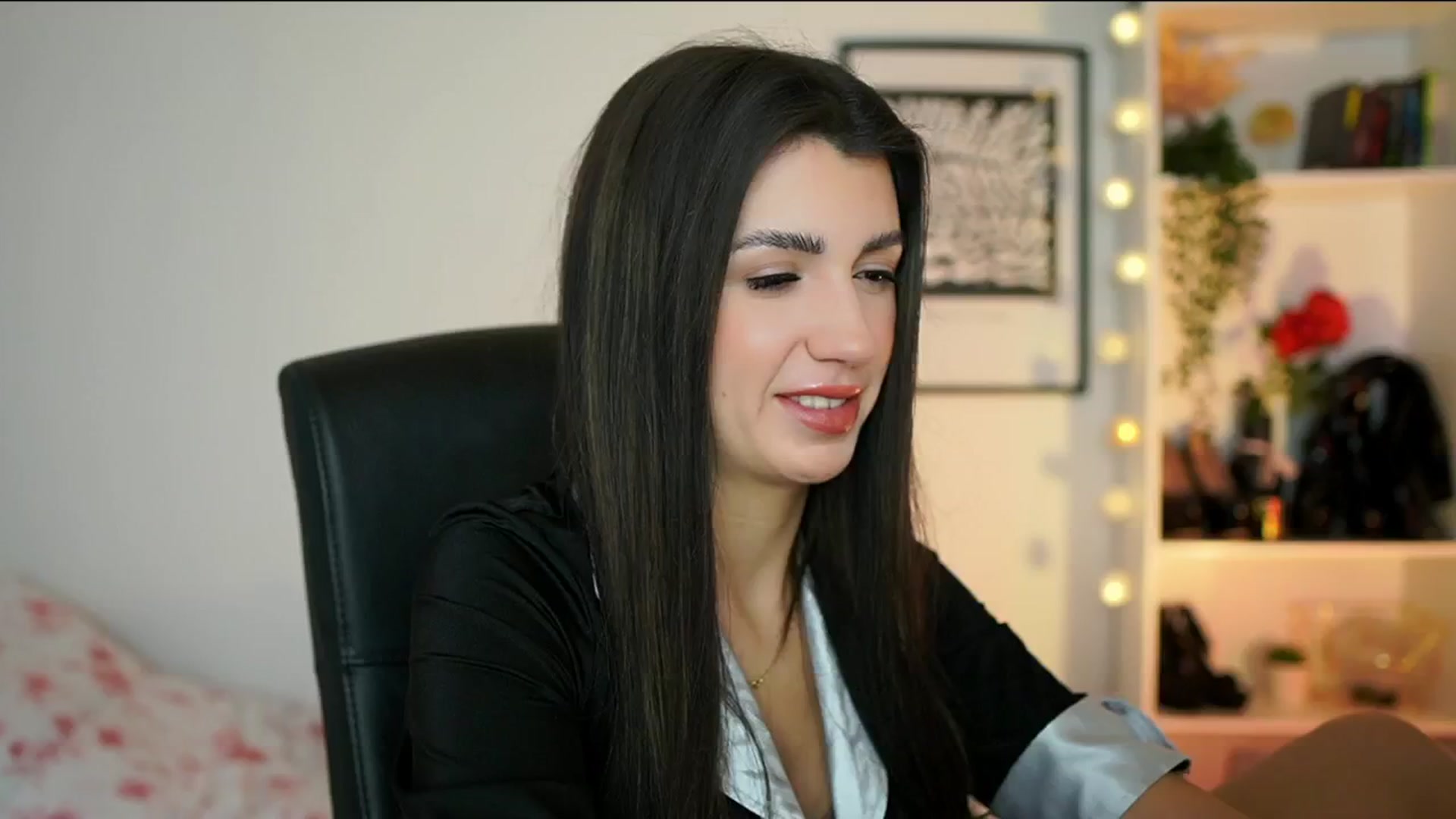 Gallery image thumbnail from Julia_Roca's myfreecams stream on, 01/20/2025, 10:51 image 1 of 20